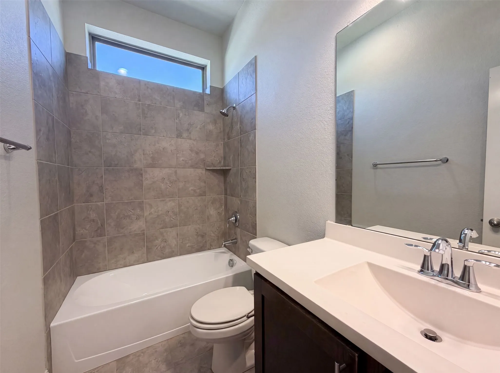 Single Family Residence For Sale in Parker County , 1901 Crested Ridge Road, Fort Worth, Texas 76008, 4 Bedroom, 3 Bathroom, 2 Garage spaces, 3,019 Sqft, built in 2018, mls#21345222, Real Estate Agent in Fort Worth, Homes For Sale in Parker county, Homes For Sale in Fort Worth, Realtor in Fort Worth Texas, Real Estate Brokerage Independent Realty Texas, Luminita Cordes Realtor