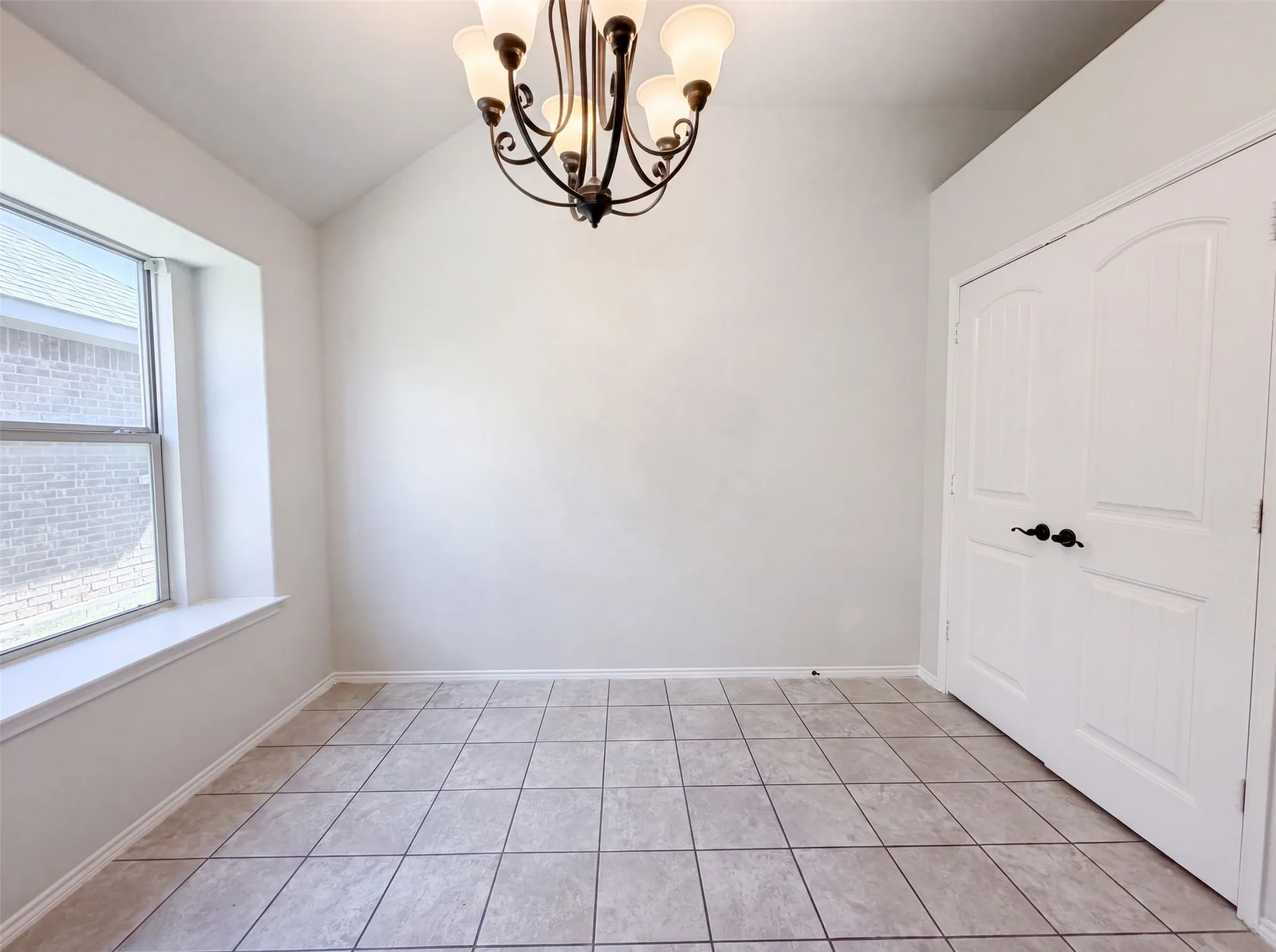 Single Family Residence For Sale in Parker County , 1901 Crested Ridge Road, Fort Worth, Texas 76008, 4 Bedroom, 3 Bathroom, 2 Garage spaces, 3,019 Sqft, built in 2018, mls#21345222, Real Estate Agent in Fort Worth, Homes For Sale in Parker county, Homes For Sale in Fort Worth, Realtor in Fort Worth Texas, Real Estate Brokerage Independent Realty Texas, Luminita Cordes Realtor