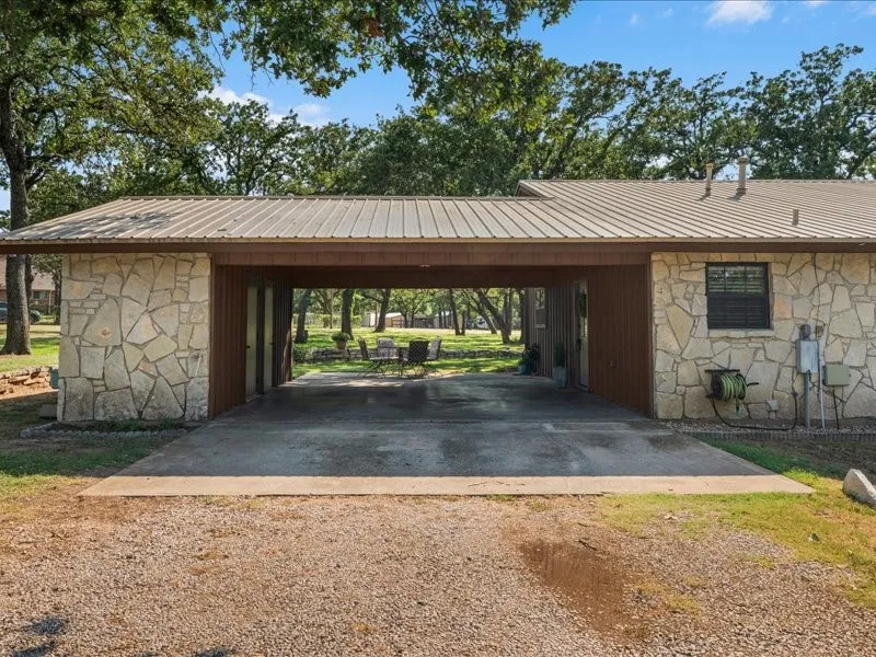 Single Family Residence For Sale in Parker County , 474 Trussell Drive, Springtown, Texas 76082, 3 Bedroom, 2 Bathroom, Garage spaces, 1,534 Sqft, built in 1978, mls#21345204, Real Estate Agent in Springtown, Homes For Sale in Parker county, Homes For Sale in Springtown, Realtor in Springtown Texas, Real Estate Brokerage Independent Realty Texas, Luminita Cordes Realtor
