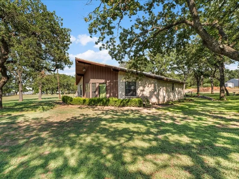 Single Family Residence For Sale in Parker County , 474 Trussell Drive, Springtown, Texas 76082, 3 Bedroom, 2 Bathroom, Garage spaces, 1,534 Sqft, built in 1978, mls#21345204, Real Estate Agent in Springtown, Homes For Sale in Parker county, Homes For Sale in Springtown, Realtor in Springtown Texas, Real Estate Brokerage Independent Realty Texas, Luminita Cordes Realtor