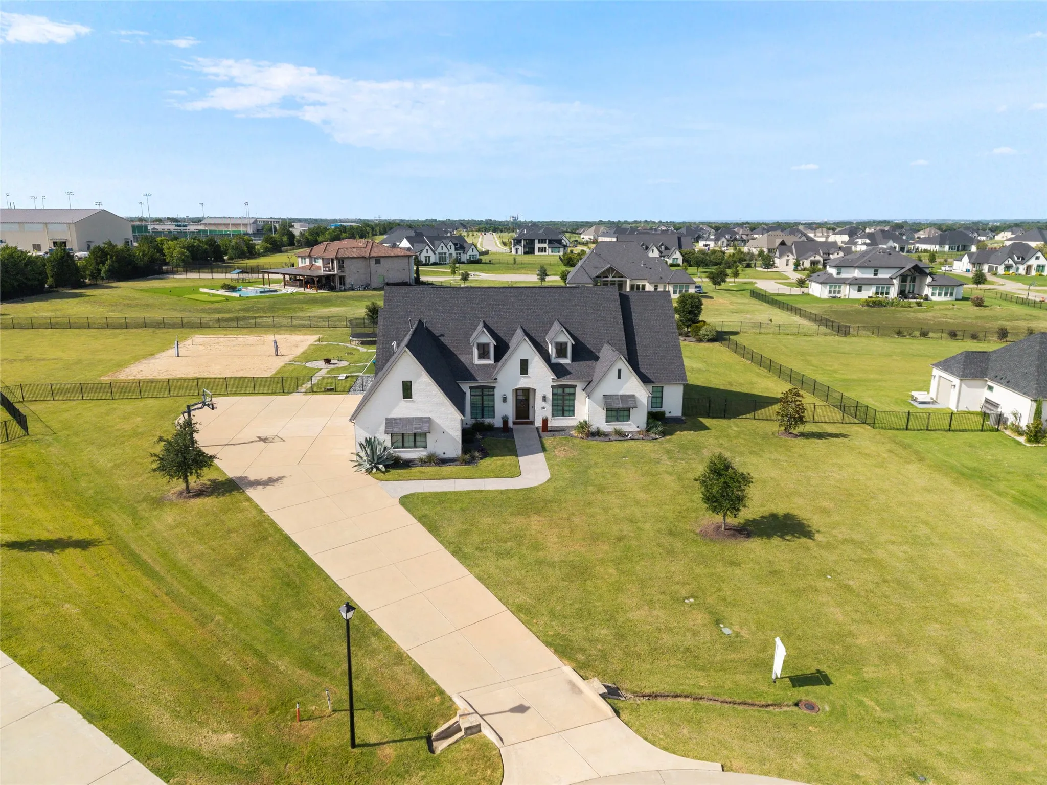 Entertainers dream just 16 miles from Downtown Dallas with highly rated schools.  What are you waiting for?  Come visit today!  WELCOME HOME