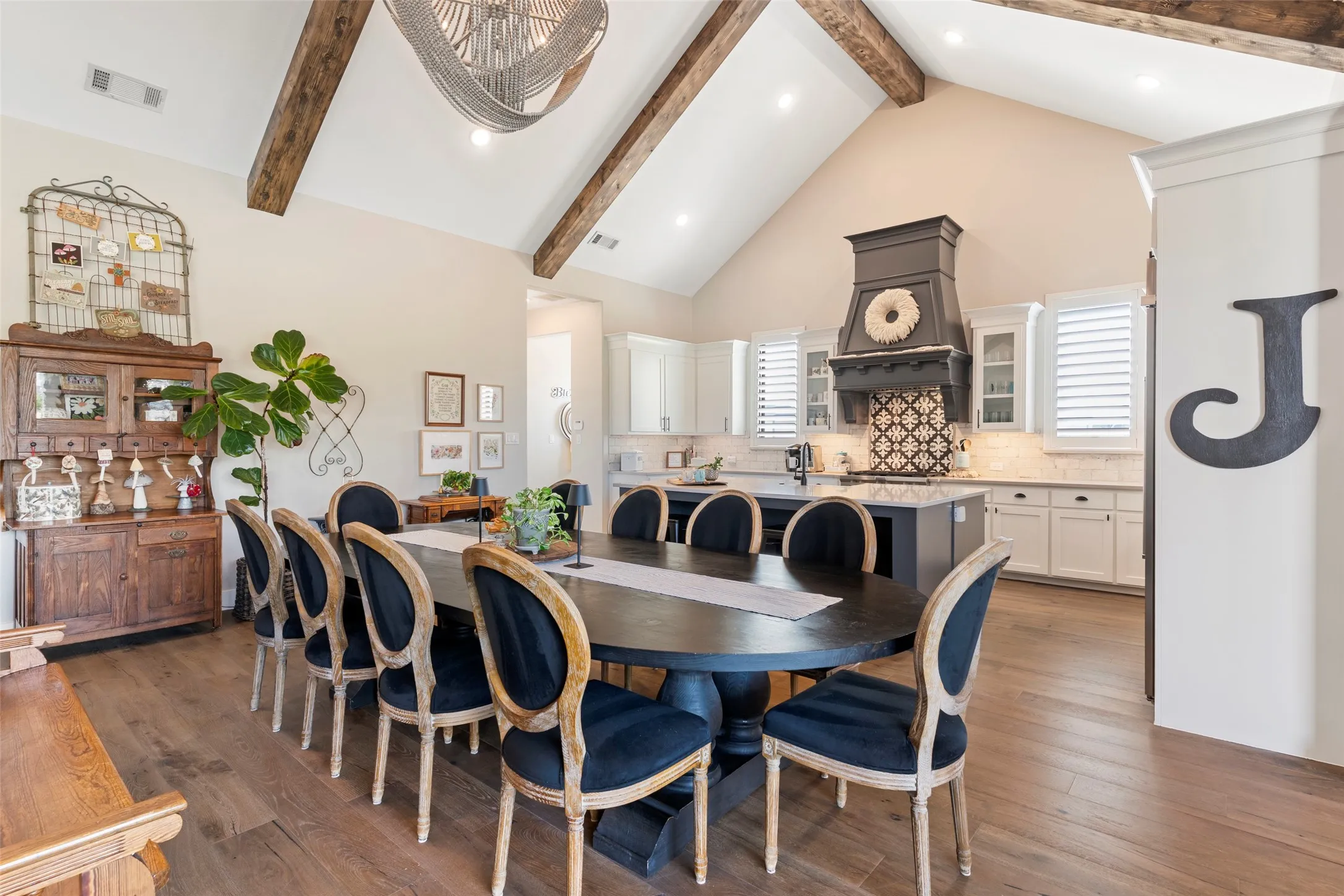 Space for a table that sits 10 or more.
