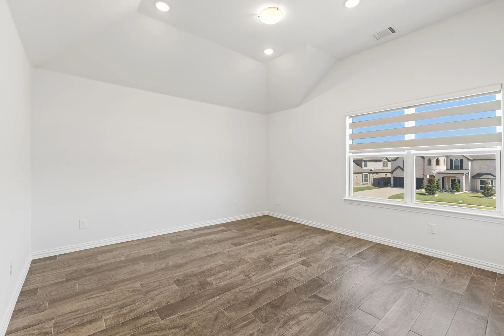 Single Family Residence For Sale in Collin County , 4437 Canadian River Drive, Celina, Texas 75078, 6 Bedroom, 6 Bathroom, 2 Garage spaces, 4,157 Sqft, built in 2018, mls#21345211, Real Estate Agent in Celina, Homes For Sale in Collin county, Homes For Sale in Celina, Realtor in Celina Texas, Real Estate Brokerage Independent Realty Texas, Luminita Cordes Realtor