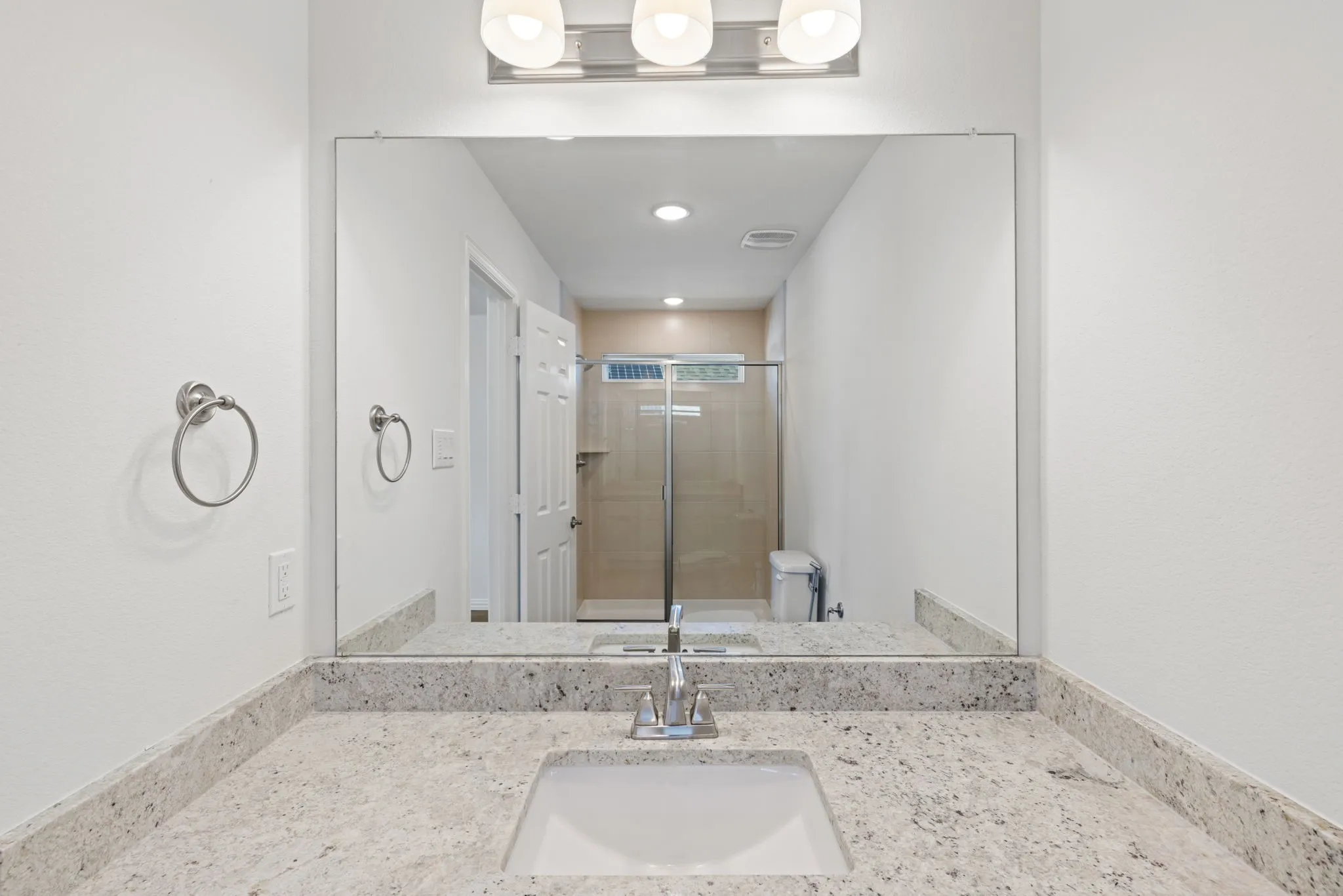 Single Family Residence For Sale in Collin County , 4437 Canadian River Drive, Celina, Texas 75078, 6 Bedroom, 6 Bathroom, 2 Garage spaces, 4,157 Sqft, built in 2018, mls#21345211, Real Estate Agent in Celina, Homes For Sale in Collin county, Homes For Sale in Celina, Realtor in Celina Texas, Real Estate Brokerage Independent Realty Texas, Luminita Cordes Realtor