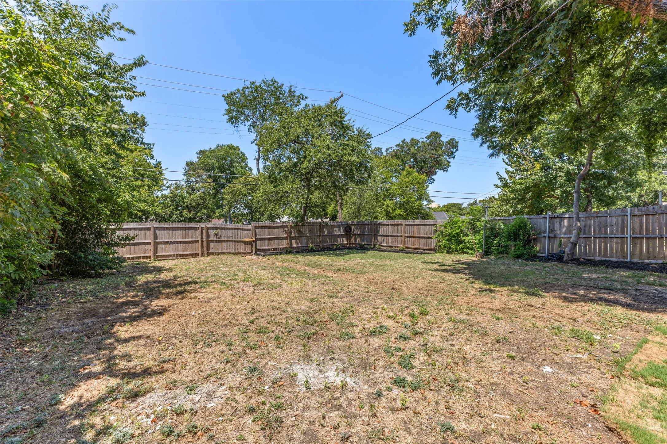 Single Family Residence For Sale in Dallas County , 2911 S Denley, Dallas, Texas 75216, 3 Bedroom, 2 Bathroom, Garage spaces, 1,425 Sqft, built in 1930, mls#21342341, Real Estate Agent in Dallas, Homes For Sale in Dallas county, Homes For Sale in Dallas, Realtor in Dallas Texas, Real Estate Brokerage Independent Realty Texas, Luminita Cordes Realtor