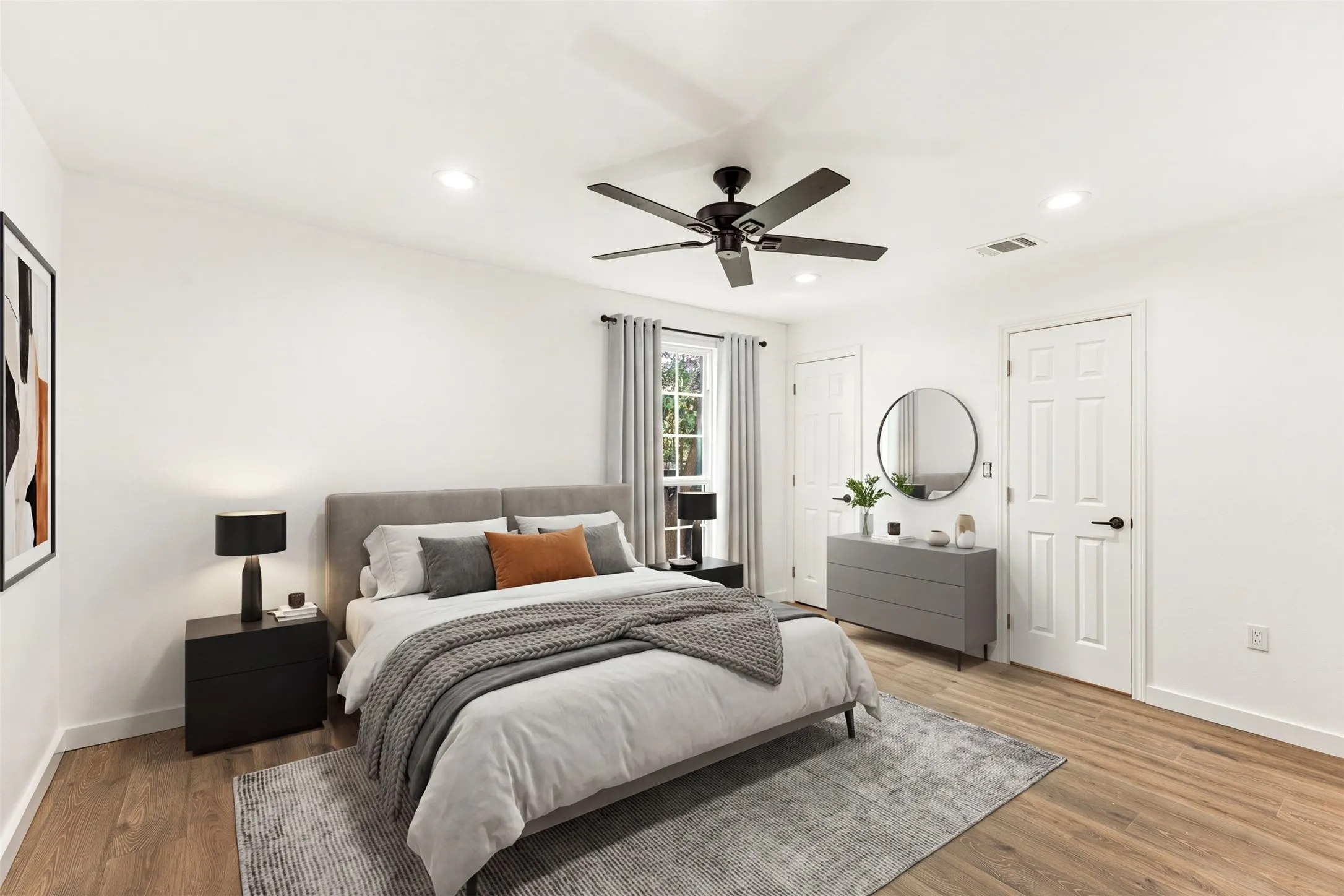 Single Family Residence For Sale in Dallas County , 2911 S Denley, Dallas, Texas 75216, 3 Bedroom, 2 Bathroom, Garage spaces, 1,425 Sqft, built in 1930, mls#21342341, Real Estate Agent in Dallas, Homes For Sale in Dallas county, Homes For Sale in Dallas, Realtor in Dallas Texas, Real Estate Brokerage Independent Realty Texas, Luminita Cordes Realtor