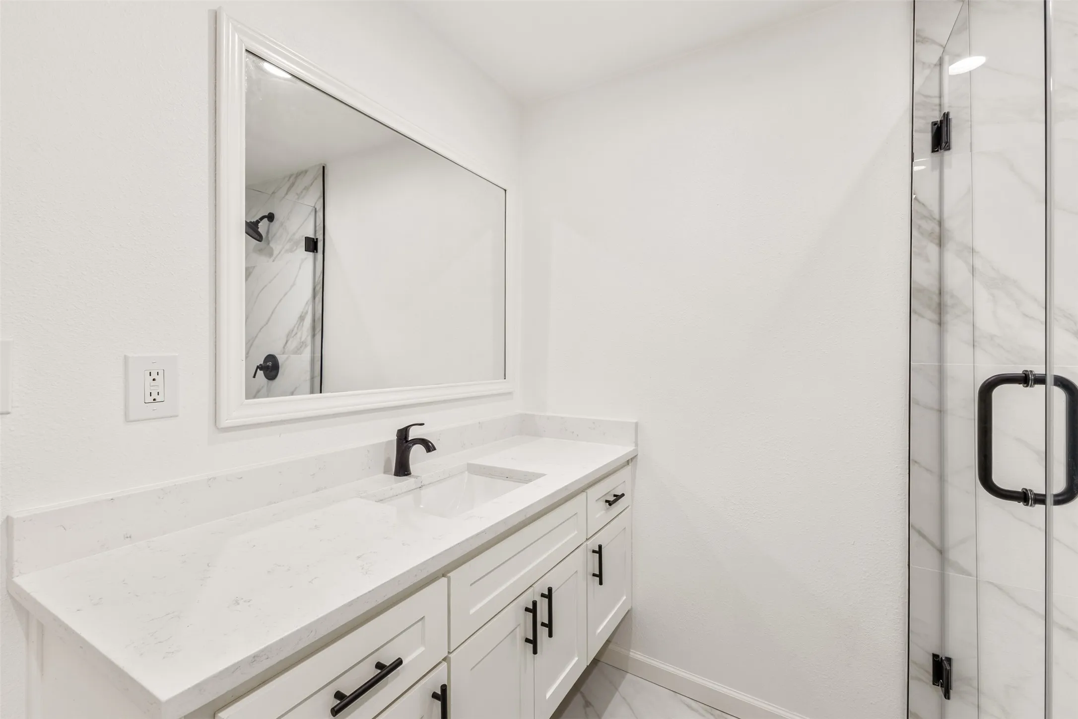 Single Family Residence For Sale in Dallas County , 2911 S Denley, Dallas, Texas 75216, 3 Bedroom, 2 Bathroom, Garage spaces, 1,425 Sqft, built in 1930, mls#21342341, Real Estate Agent in Dallas, Homes For Sale in Dallas county, Homes For Sale in Dallas, Realtor in Dallas Texas, Real Estate Brokerage Independent Realty Texas, Luminita Cordes Realtor