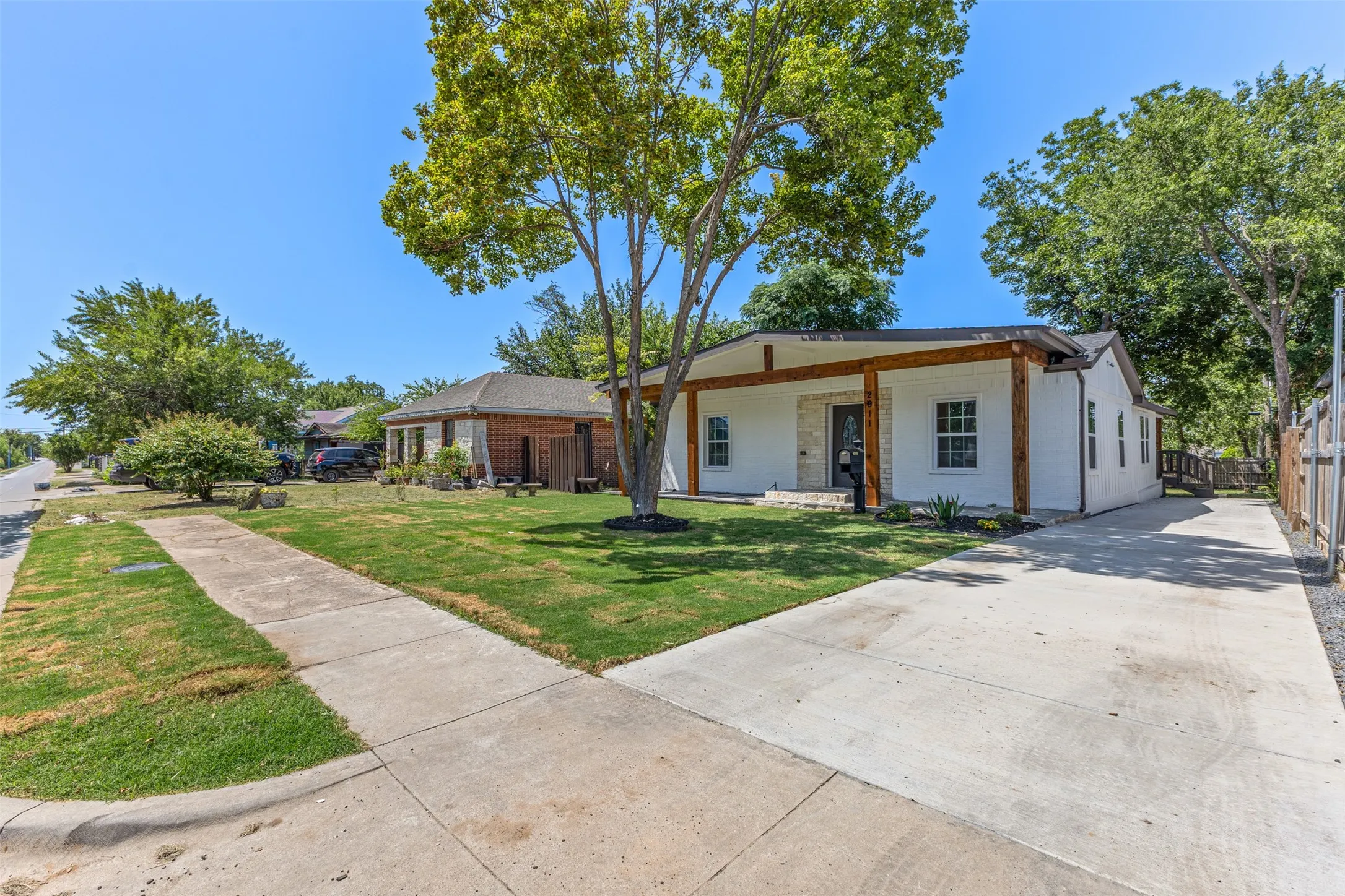 Single Family Residence For Sale in Dallas County , 2911 S Denley, Dallas, Texas 75216, 3 Bedroom, 2 Bathroom, Garage spaces, 1,425 Sqft, built in 1930, mls#21342341, Real Estate Agent in Dallas, Homes For Sale in Dallas county, Homes For Sale in Dallas, Realtor in Dallas Texas, Real Estate Brokerage Independent Realty Texas, Luminita Cordes Realtor
