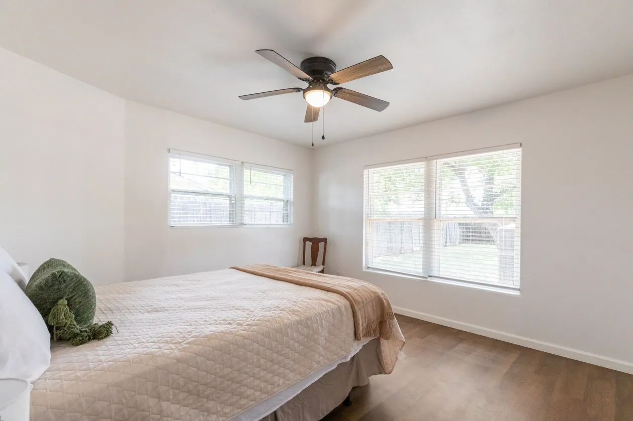 Single Family Residence For Sale in Taylor County , 2349 Cooke Street, Abilene, Texas 79605, 5 Bedroom, 3 Bathroom, Garage spaces, 2,577 Sqft, built in 1951, mls#21344970, Real Estate Agent in Abilene, Homes For Sale in Taylor county, Homes For Sale in Abilene, Realtor in Abilene Texas, Real Estate Brokerage Independent Realty Texas, Luminita Cordes Realtor