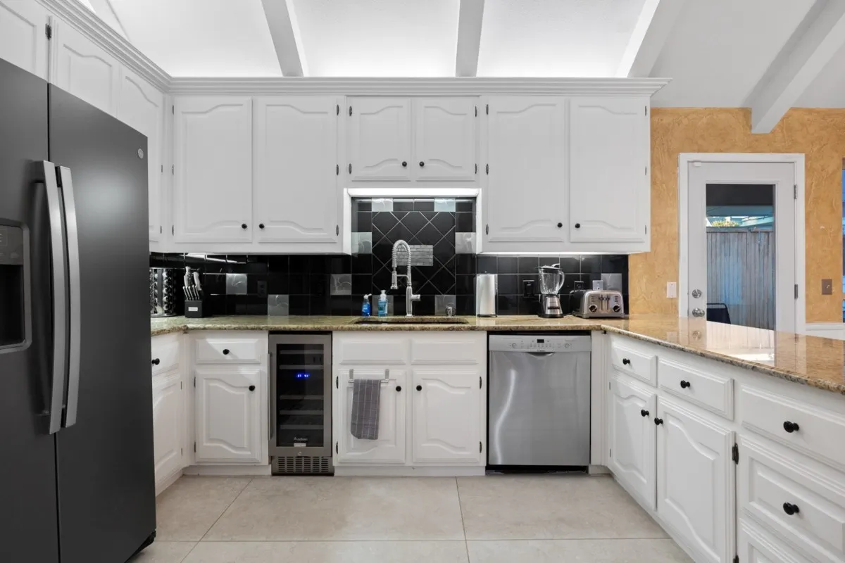 Single Family Residence For Sale in Collin County , 18104 Aramis Lane, Dallas, Texas 75252, 4 Bedroom, 3 Bathroom, 2 Garage spaces, 2,308 Sqft, built in 1981, mls#21344131, Real Estate Agent in Dallas, Homes For Sale in Collin county, Homes For Sale in Dallas, Realtor in Dallas Texas, Real Estate Brokerage Independent Realty Texas, Luminita Cordes Realtor