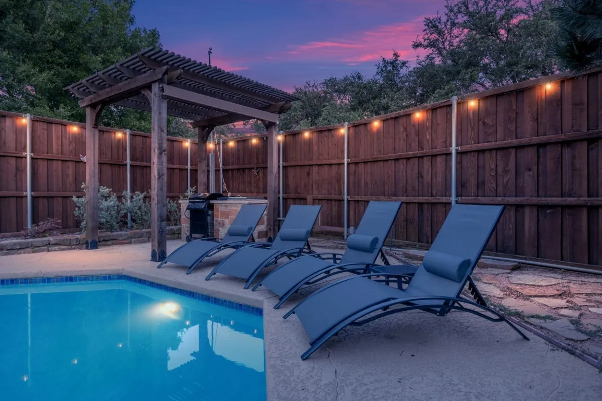 Single Family Residence For Sale in Collin County , 18104 Aramis Lane, Dallas, Texas 75252, 4 Bedroom, 3 Bathroom, 2 Garage spaces, 2,308 Sqft, built in 1981, mls#21344131, Real Estate Agent in Dallas, Homes For Sale in Collin county, Homes For Sale in Dallas, Realtor in Dallas Texas, Real Estate Brokerage Independent Realty Texas, Luminita Cordes Realtor