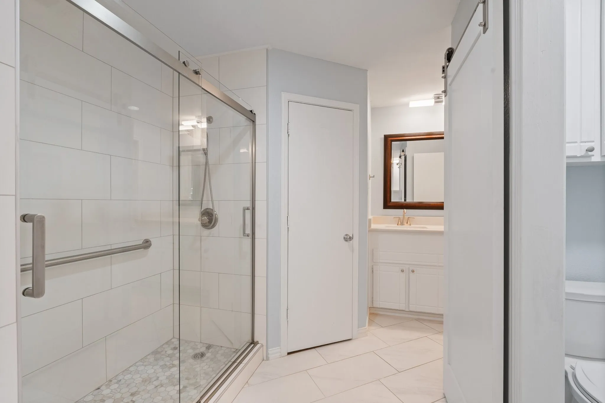 Single Family Residence For Sale in Tarrant County , 3756 Wedgworth Road S, Fort Worth, Texas 76133, 3 Bedroom, 2 Bathroom, 2 Garage spaces, 1,699 Sqft, built in 1976, mls#21345057, Real Estate Agent in Fort Worth, Homes For Sale in Tarrant county, Homes For Sale in Fort Worth, Realtor in Fort Worth Texas, Real Estate Brokerage Independent Realty Texas, Luminita Cordes Realtor