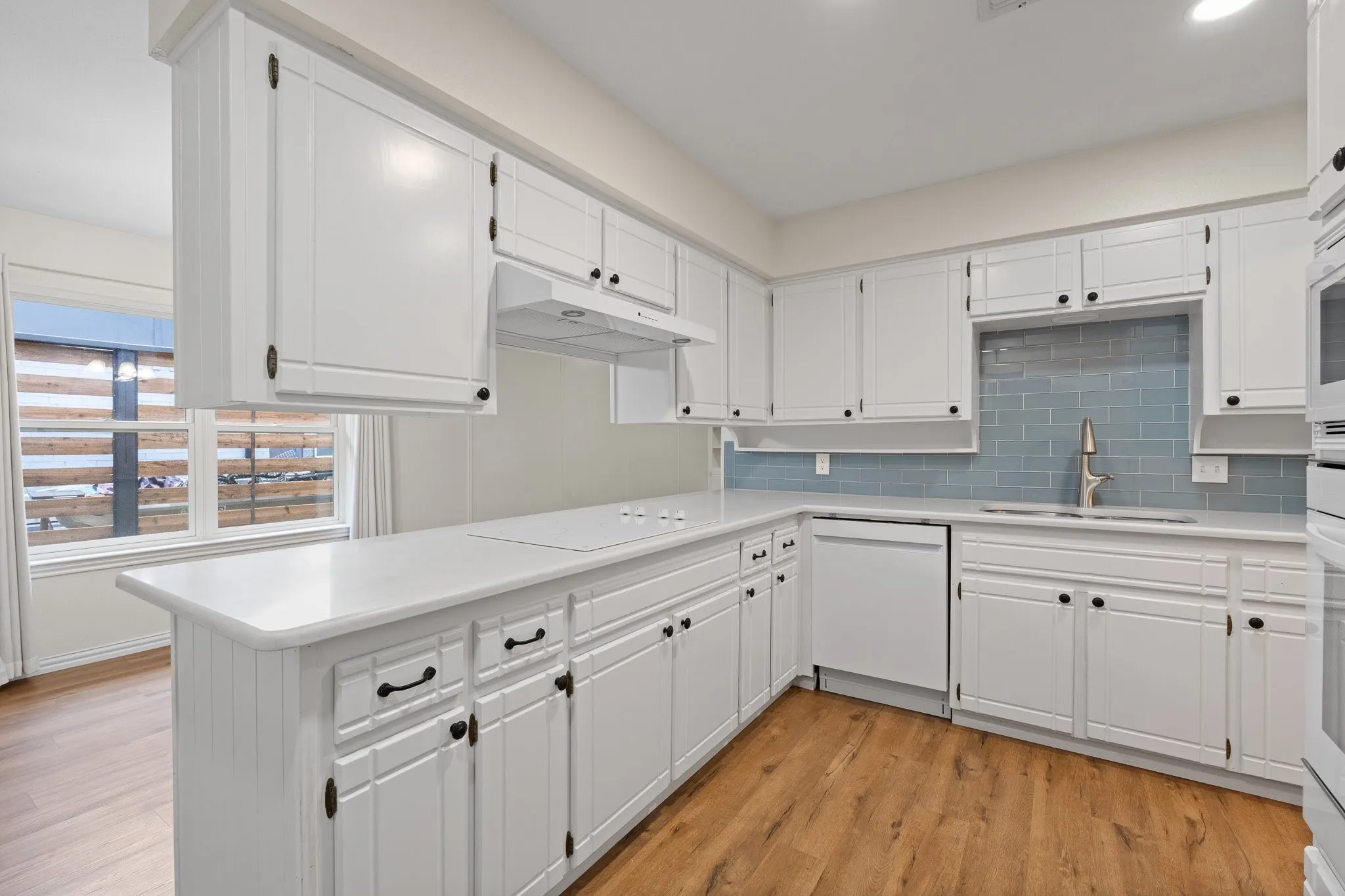 Single Family Residence For Sale in Tarrant County , 3756 Wedgworth Road S, Fort Worth, Texas 76133, 3 Bedroom, 2 Bathroom, 2 Garage spaces, 1,699 Sqft, built in 1976, mls#21345057, Real Estate Agent in Fort Worth, Homes For Sale in Tarrant county, Homes For Sale in Fort Worth, Realtor in Fort Worth Texas, Real Estate Brokerage Independent Realty Texas, Luminita Cordes Realtor