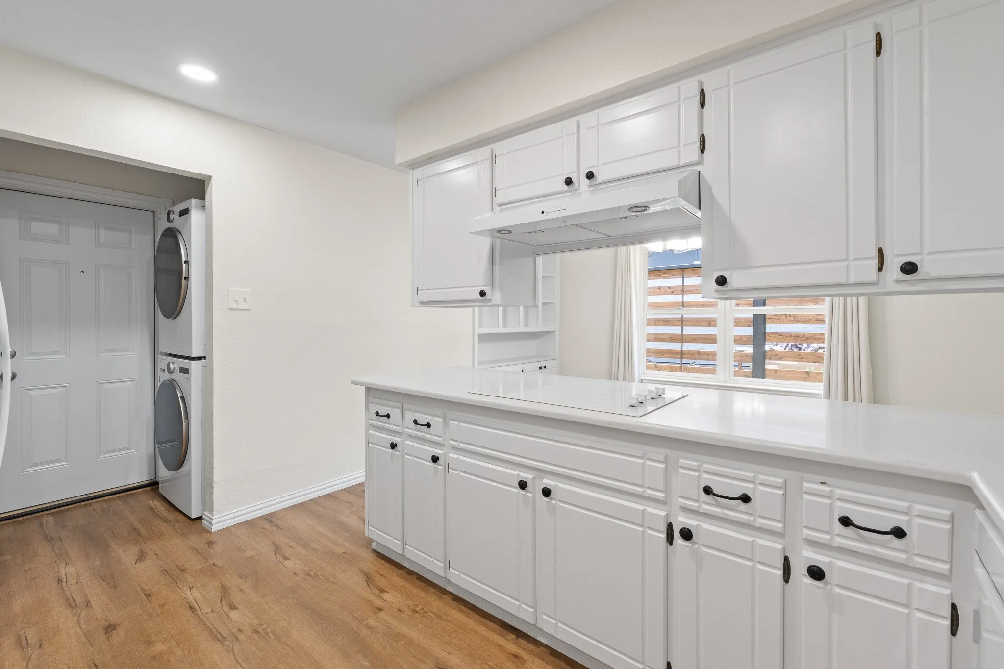 Single Family Residence For Sale in Tarrant County , 3756 Wedgworth Road S, Fort Worth, Texas 76133, 3 Bedroom, 2 Bathroom, 2 Garage spaces, 1,699 Sqft, built in 1976, mls#21345057, Real Estate Agent in Fort Worth, Homes For Sale in Tarrant county, Homes For Sale in Fort Worth, Realtor in Fort Worth Texas, Real Estate Brokerage Independent Realty Texas, Luminita Cordes Realtor
