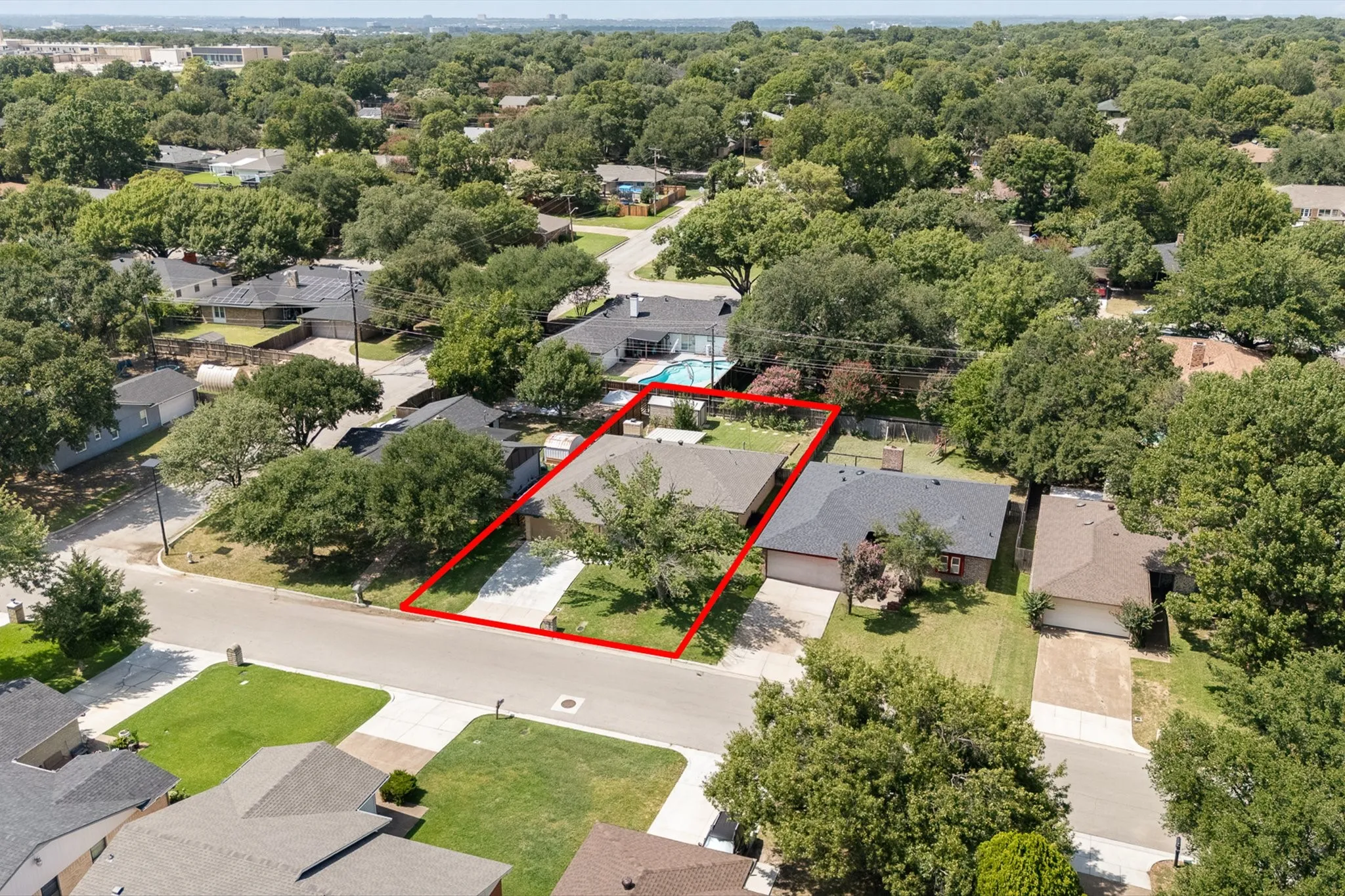 Single Family Residence For Sale in Tarrant County , 3756 Wedgworth Road S, Fort Worth, Texas 76133, 3 Bedroom, 2 Bathroom, 2 Garage spaces, 1,699 Sqft, built in 1976, mls#21345057, Real Estate Agent in Fort Worth, Homes For Sale in Tarrant county, Homes For Sale in Fort Worth, Realtor in Fort Worth Texas, Real Estate Brokerage Independent Realty Texas, Luminita Cordes Realtor