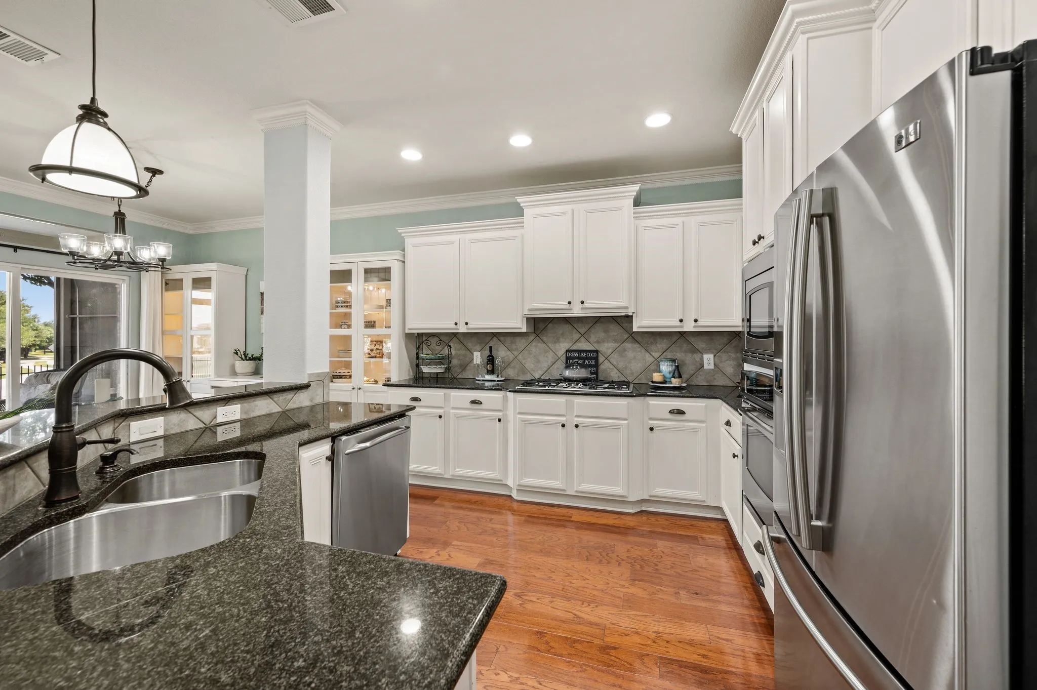 Stainless Steel Appliances and Granite Countertops