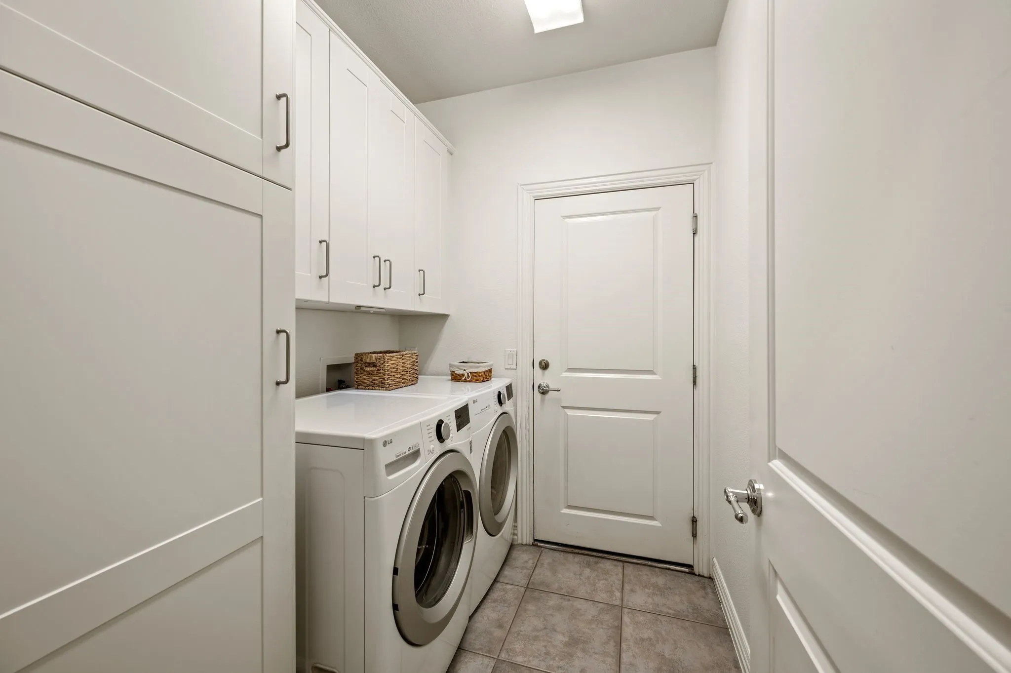 Built-in Laundry Cabinets