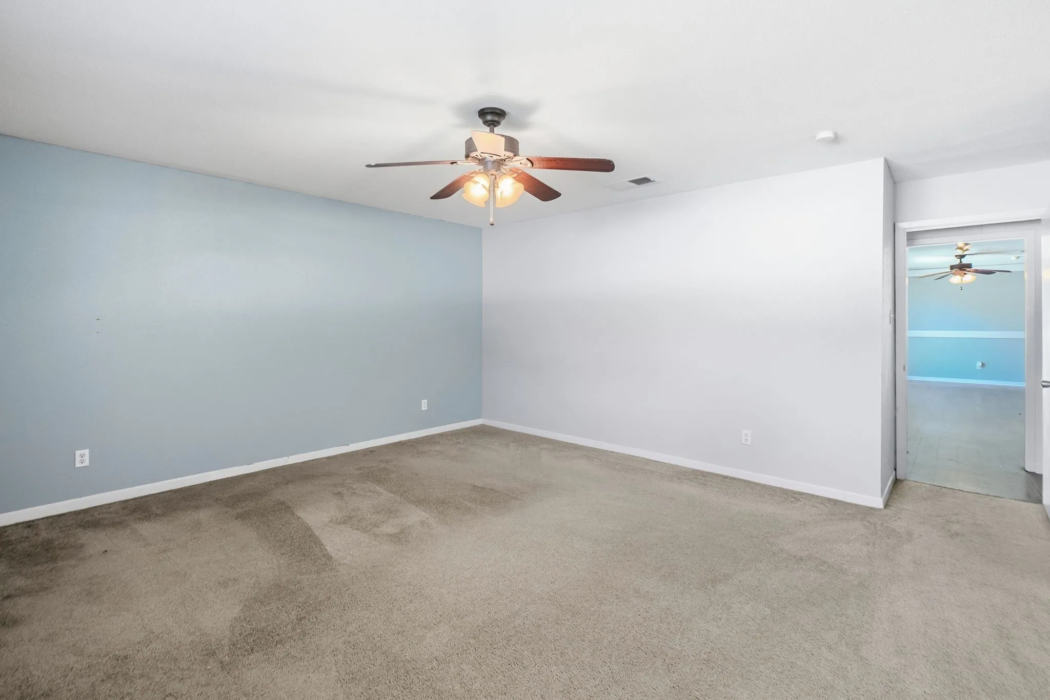 Single Family Residence For Sale in Hunt County , 2903 Melmar Park Street, Commerce, Texas 75428, 3 Bedroom, 2 Bathroom, 2 Garage spaces, 1,725 Sqft, built in 1969, mls#21344895, Real Estate Agent in Commerce, Homes For Sale in Hunt county, Homes For Sale in Commerce, Realtor in Commerce Texas, Real Estate Brokerage Independent Realty Texas, Luminita Cordes Realtor
