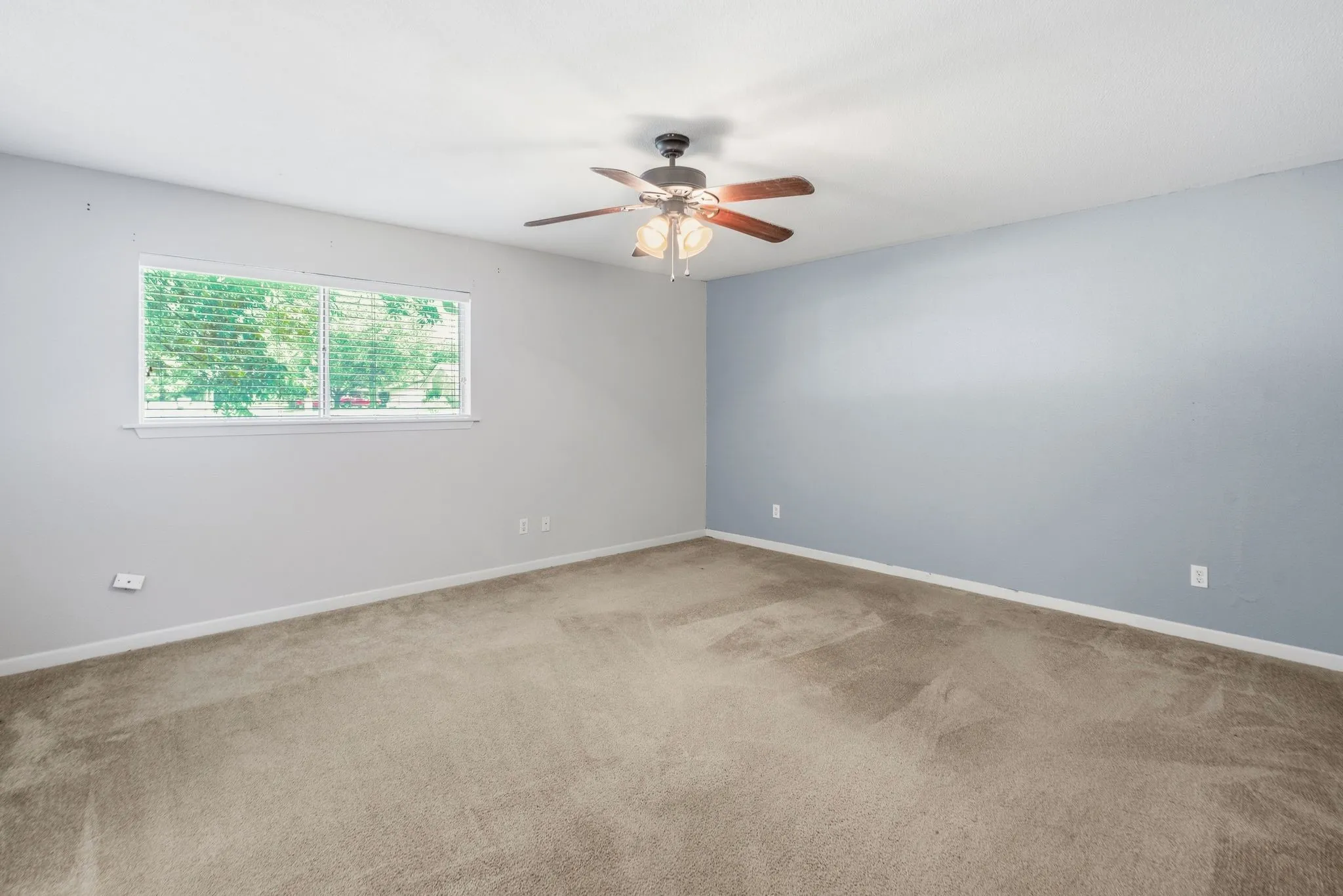 Single Family Residence For Sale in Hunt County , 2903 Melmar Park Street, Commerce, Texas 75428, 3 Bedroom, 2 Bathroom, 2 Garage spaces, 1,725 Sqft, built in 1969, mls#21344895, Real Estate Agent in Commerce, Homes For Sale in Hunt county, Homes For Sale in Commerce, Realtor in Commerce Texas, Real Estate Brokerage Independent Realty Texas, Luminita Cordes Realtor