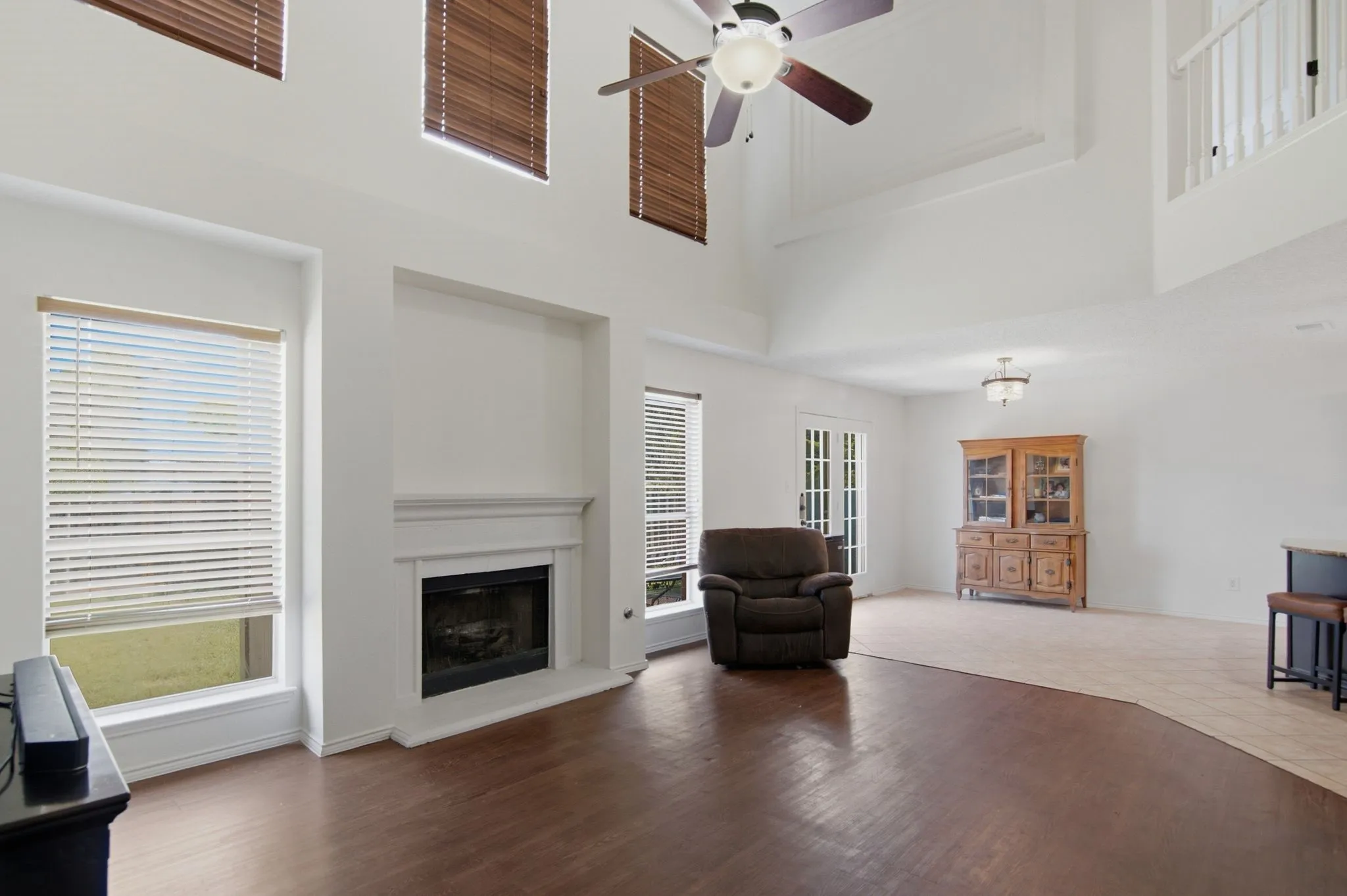 Single Family Residence For Sale in Tarrant County , 740 Cardinal Drive, Saginaw, Texas 76131, 4 Bedroom, 3 Bathroom, 2 Garage spaces, 2,408 Sqft, built in 2001, mls#21342915, Real Estate Agent in Saginaw, Homes For Sale in Tarrant county, Homes For Sale in Saginaw, Realtor in Saginaw Texas, Real Estate Brokerage Independent Realty Texas, Luminita Cordes Realtor