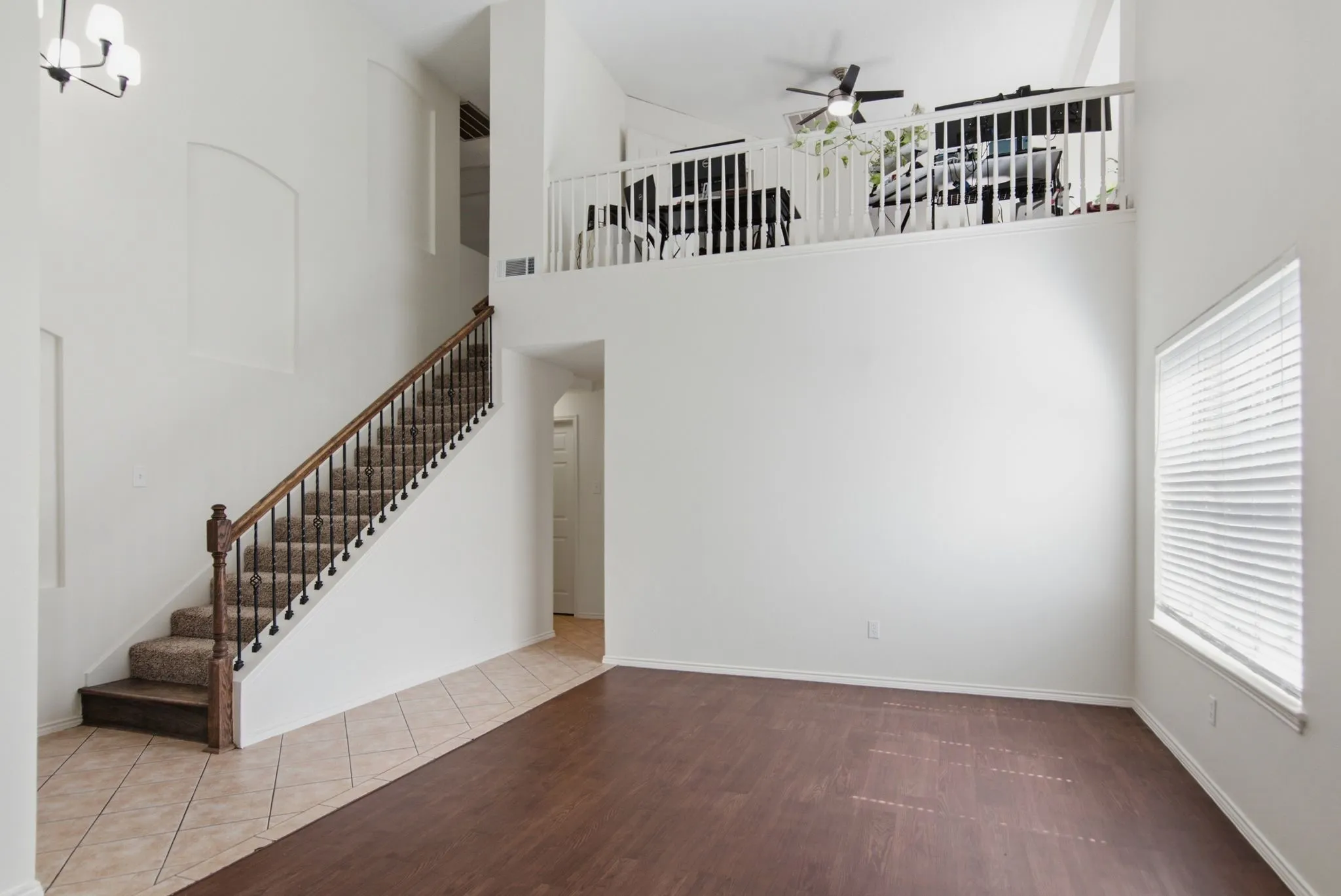Single Family Residence For Sale in Tarrant County , 740 Cardinal Drive, Saginaw, Texas 76131, 4 Bedroom, 3 Bathroom, 2 Garage spaces, 2,408 Sqft, built in 2001, mls#21342915, Real Estate Agent in Saginaw, Homes For Sale in Tarrant county, Homes For Sale in Saginaw, Realtor in Saginaw Texas, Real Estate Brokerage Independent Realty Texas, Luminita Cordes Realtor
