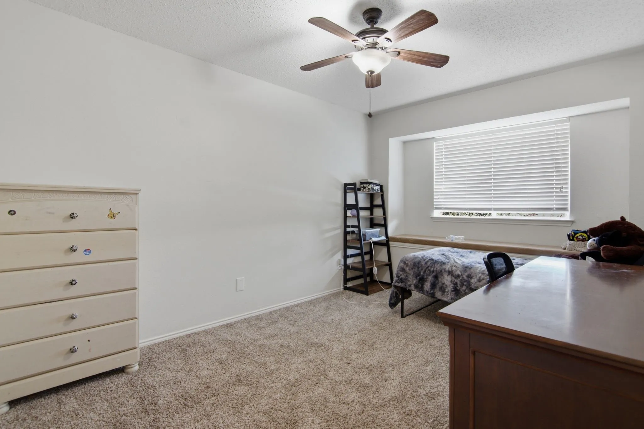 Single Family Residence For Sale in Tarrant County , 740 Cardinal Drive, Saginaw, Texas 76131, 4 Bedroom, 3 Bathroom, 2 Garage spaces, 2,408 Sqft, built in 2001, mls#21342915, Real Estate Agent in Saginaw, Homes For Sale in Tarrant county, Homes For Sale in Saginaw, Realtor in Saginaw Texas, Real Estate Brokerage Independent Realty Texas, Luminita Cordes Realtor