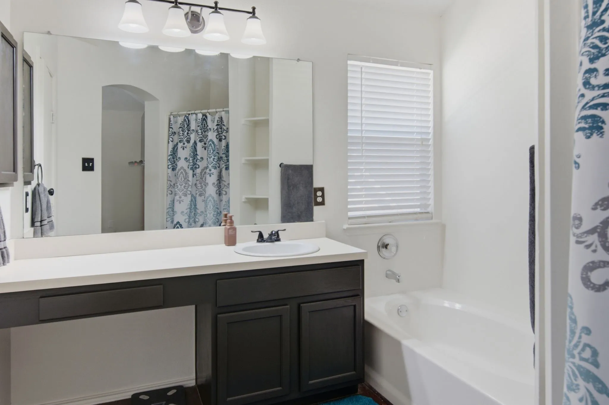 Single Family Residence For Sale in Tarrant County , 740 Cardinal Drive, Saginaw, Texas 76131, 4 Bedroom, 3 Bathroom, 2 Garage spaces, 2,408 Sqft, built in 2001, mls#21342915, Real Estate Agent in Saginaw, Homes For Sale in Tarrant county, Homes For Sale in Saginaw, Realtor in Saginaw Texas, Real Estate Brokerage Independent Realty Texas, Luminita Cordes Realtor