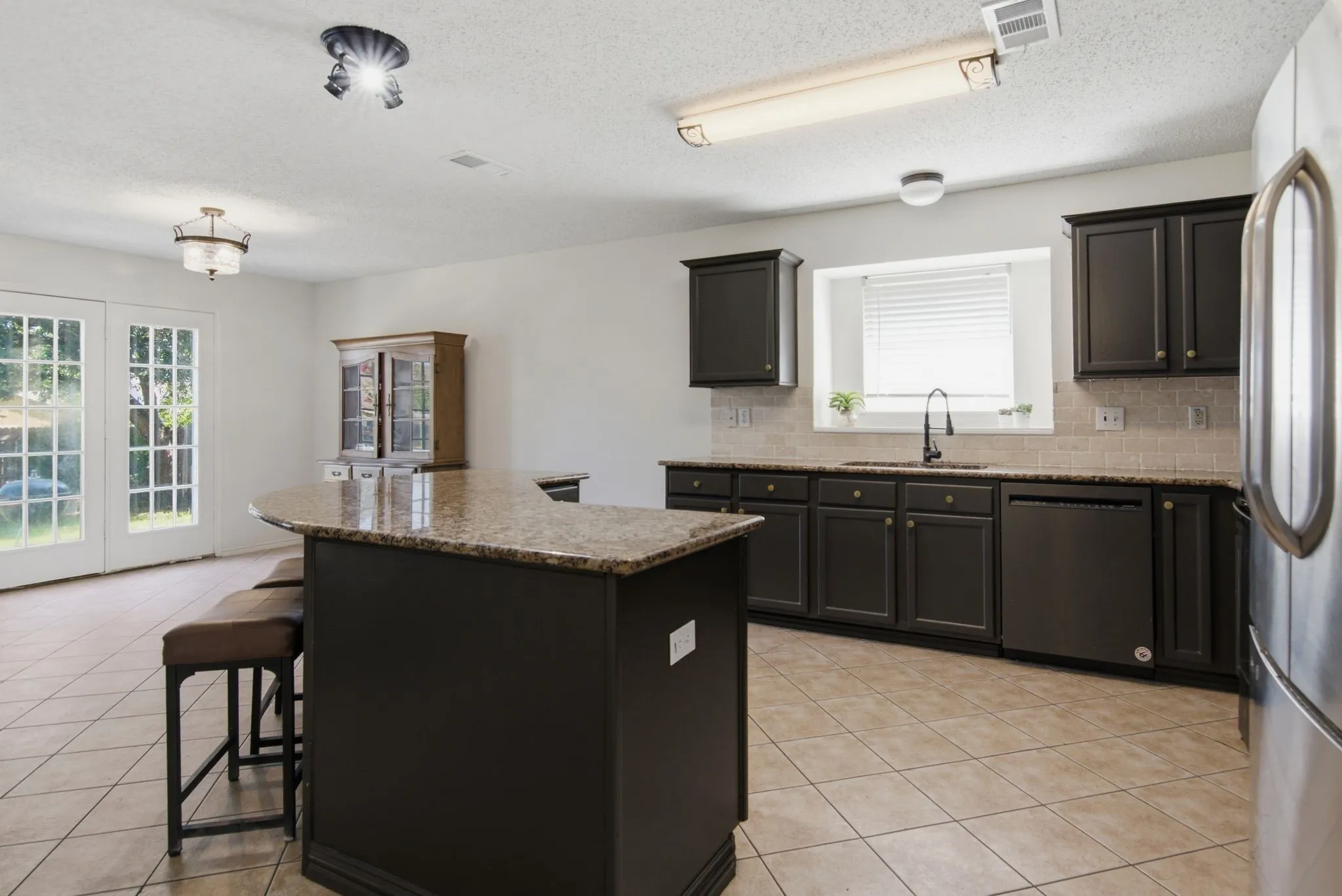 Single Family Residence For Sale in Tarrant County , 740 Cardinal Drive, Saginaw, Texas 76131, 4 Bedroom, 3 Bathroom, 2 Garage spaces, 2,408 Sqft, built in 2001, mls#21342915, Real Estate Agent in Saginaw, Homes For Sale in Tarrant county, Homes For Sale in Saginaw, Realtor in Saginaw Texas, Real Estate Brokerage Independent Realty Texas, Luminita Cordes Realtor