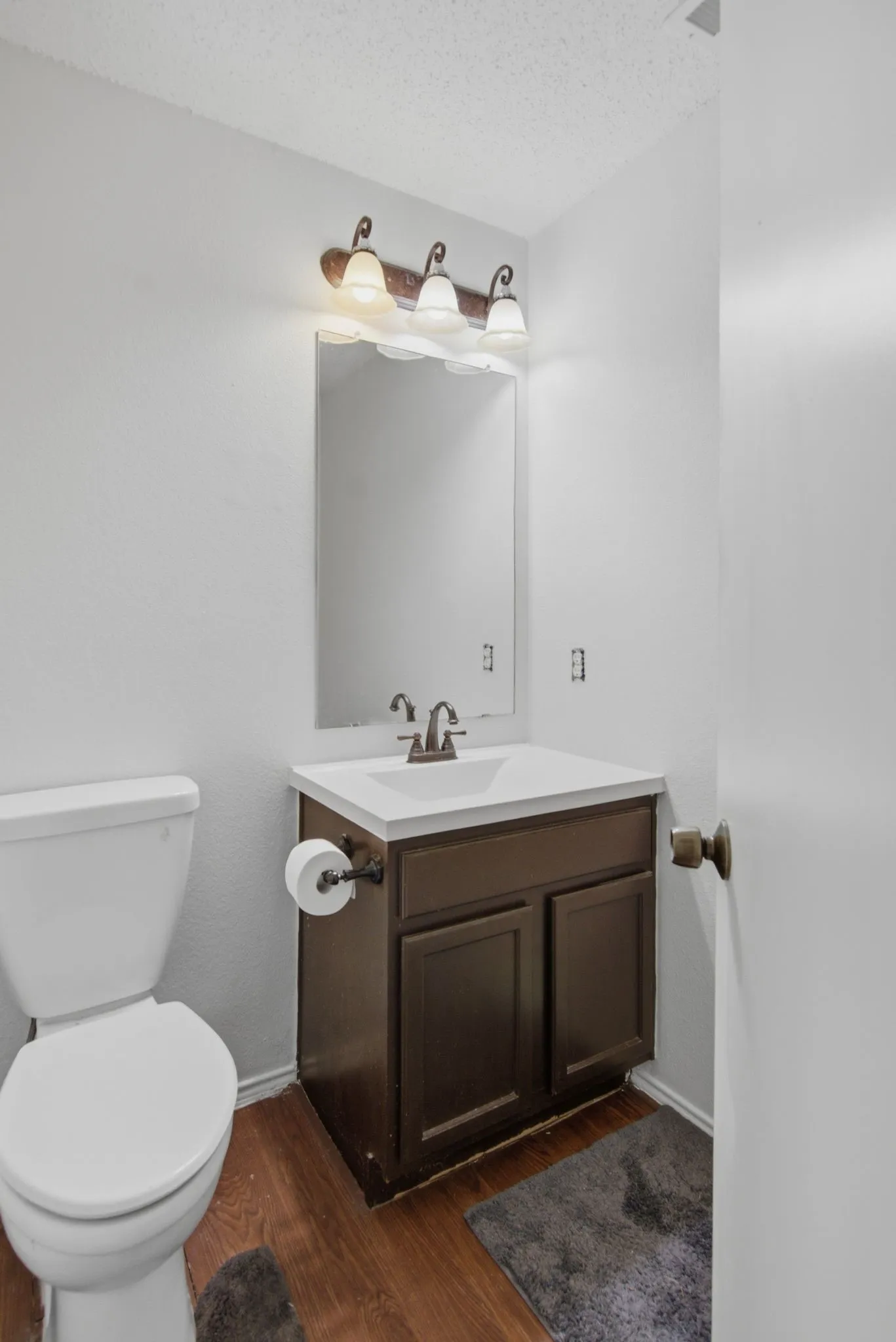 Single Family Residence For Sale in Tarrant County , 740 Cardinal Drive, Saginaw, Texas 76131, 4 Bedroom, 3 Bathroom, 2 Garage spaces, 2,408 Sqft, built in 2001, mls#21342915, Real Estate Agent in Saginaw, Homes For Sale in Tarrant county, Homes For Sale in Saginaw, Realtor in Saginaw Texas, Real Estate Brokerage Independent Realty Texas, Luminita Cordes Realtor