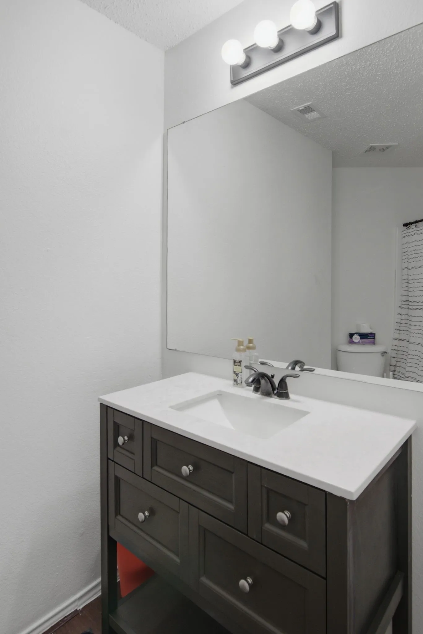 Single Family Residence For Sale in Tarrant County , 740 Cardinal Drive, Saginaw, Texas 76131, 4 Bedroom, 3 Bathroom, 2 Garage spaces, 2,408 Sqft, built in 2001, mls#21342915, Real Estate Agent in Saginaw, Homes For Sale in Tarrant county, Homes For Sale in Saginaw, Realtor in Saginaw Texas, Real Estate Brokerage Independent Realty Texas, Luminita Cordes Realtor