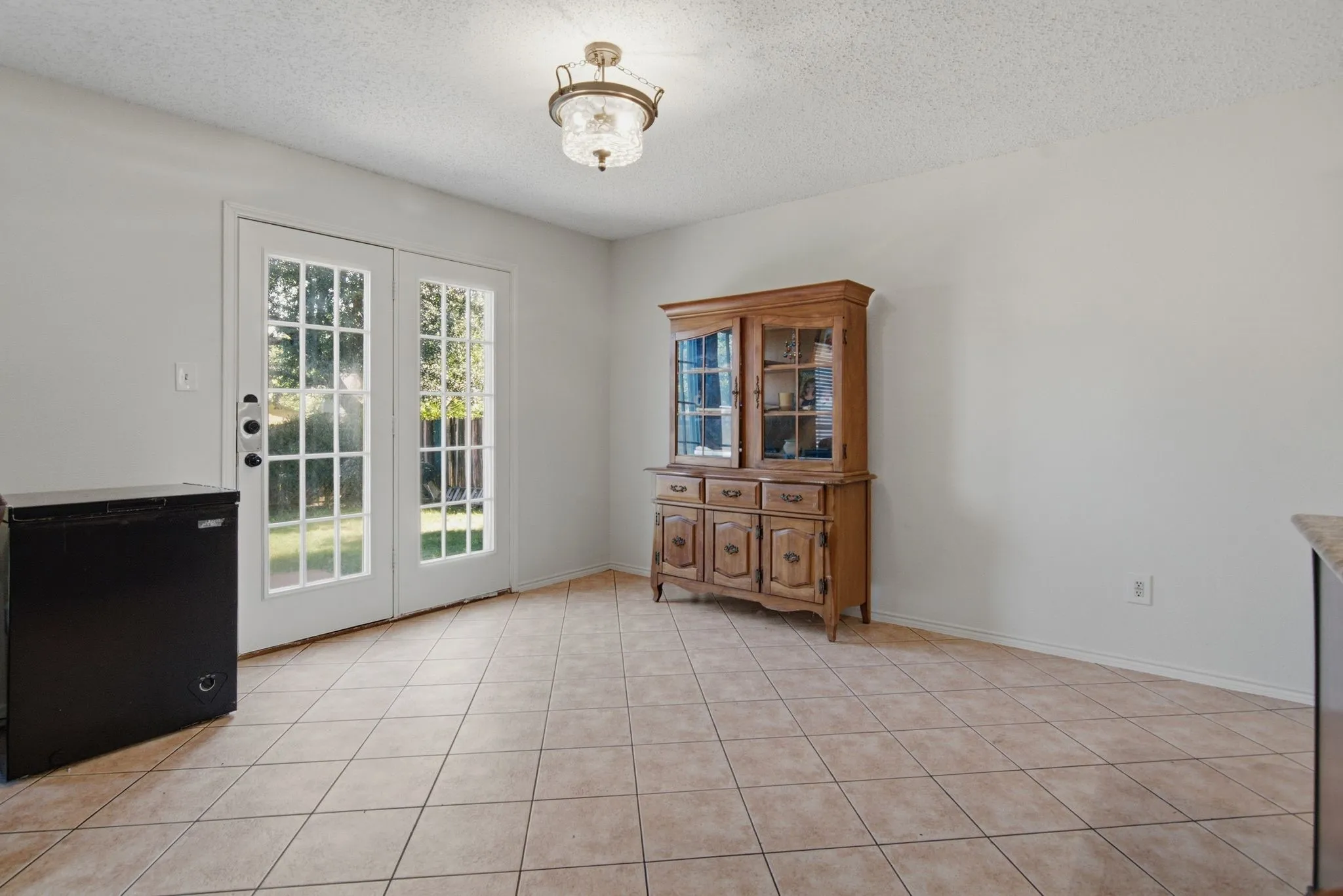 Single Family Residence For Sale in Tarrant County , 740 Cardinal Drive, Saginaw, Texas 76131, 4 Bedroom, 3 Bathroom, 2 Garage spaces, 2,408 Sqft, built in 2001, mls#21342915, Real Estate Agent in Saginaw, Homes For Sale in Tarrant county, Homes For Sale in Saginaw, Realtor in Saginaw Texas, Real Estate Brokerage Independent Realty Texas, Luminita Cordes Realtor