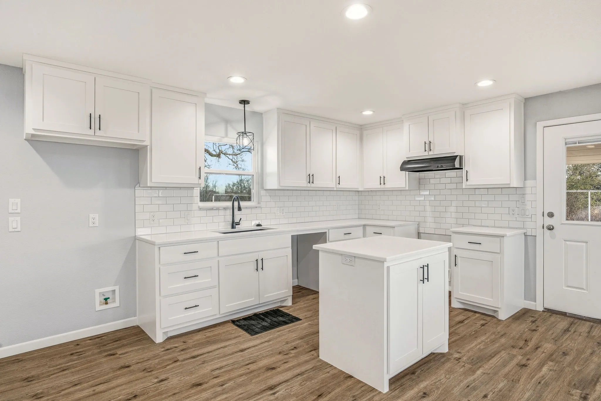 Single Family Residence For Sale in Young County , 3041 Old Bunger Road S, Graham, Texas 76450, 3 Bedroom, 2 Bathroom, Garage spaces, 1,584 Sqft, built in 1940, Price $299,500, mls#21344717, Real Estate Agent in Graham, Homes For Sale in Young county, Homes For Sale in Graham, Realtor in Graham Texas, Real Estate Brokerage Independent Realty Texas, Luminita Cordes Realtor