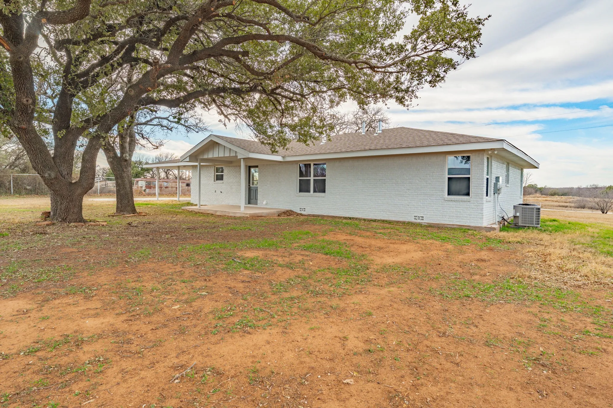 Single Family Residence For Sale in Young County , 3041 Old Bunger Road S, Graham, Texas 76450, 3 Bedroom, 2 Bathroom, Garage spaces, 1,584 Sqft, built in 1940, Price $299,500, mls#21344717, Real Estate Agent in Graham, Homes For Sale in Young county, Homes For Sale in Graham, Realtor in Graham Texas, Real Estate Brokerage Independent Realty Texas, Luminita Cordes Realtor