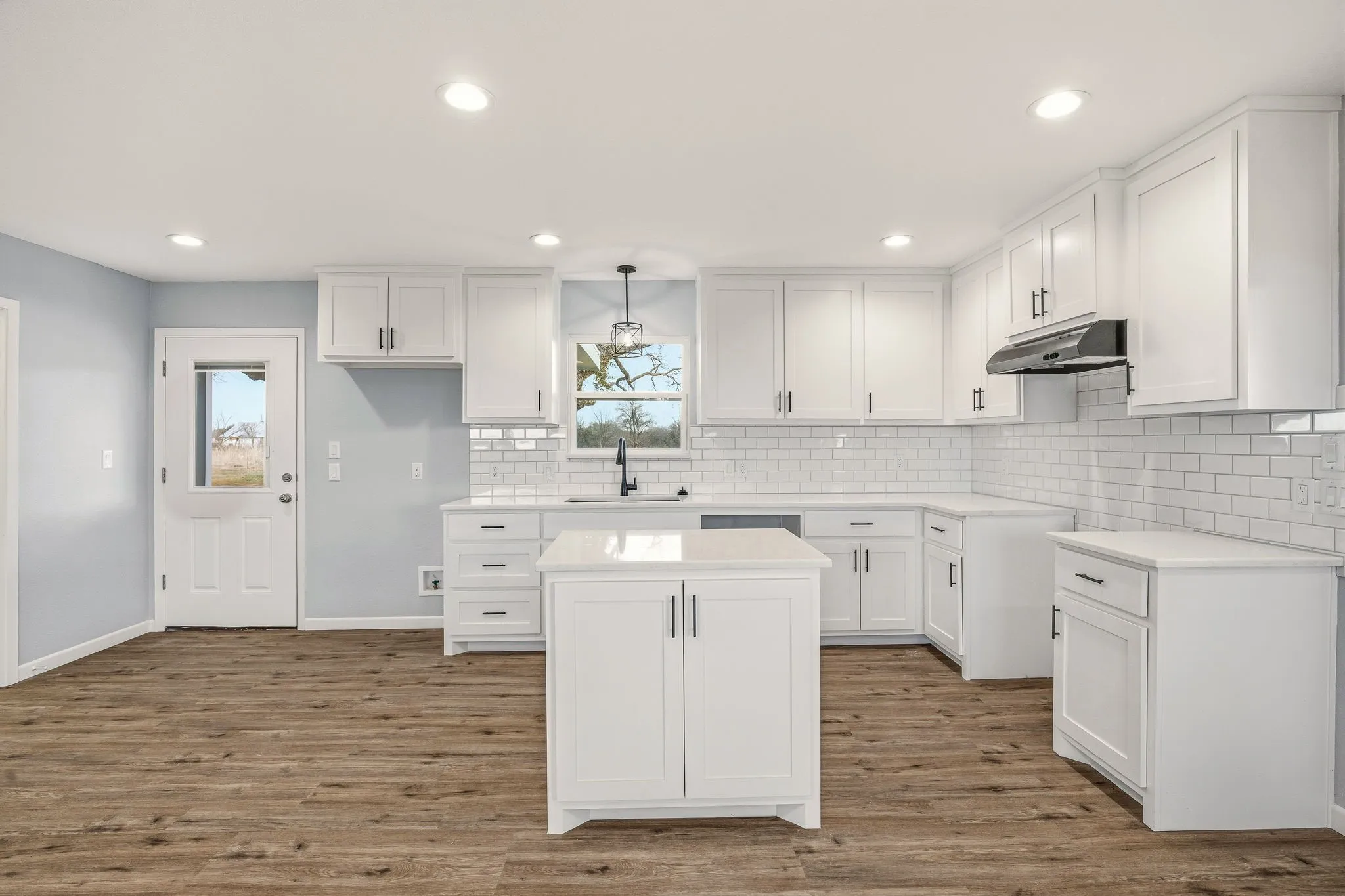 Single Family Residence For Sale in Young County , 3041 Old Bunger Road S, Graham, Texas 76450, 3 Bedroom, 2 Bathroom, Garage spaces, 1,584 Sqft, built in 1940, Price $299,500, mls#21344717, Real Estate Agent in Graham, Homes For Sale in Young county, Homes For Sale in Graham, Realtor in Graham Texas, Real Estate Brokerage Independent Realty Texas, Luminita Cordes Realtor