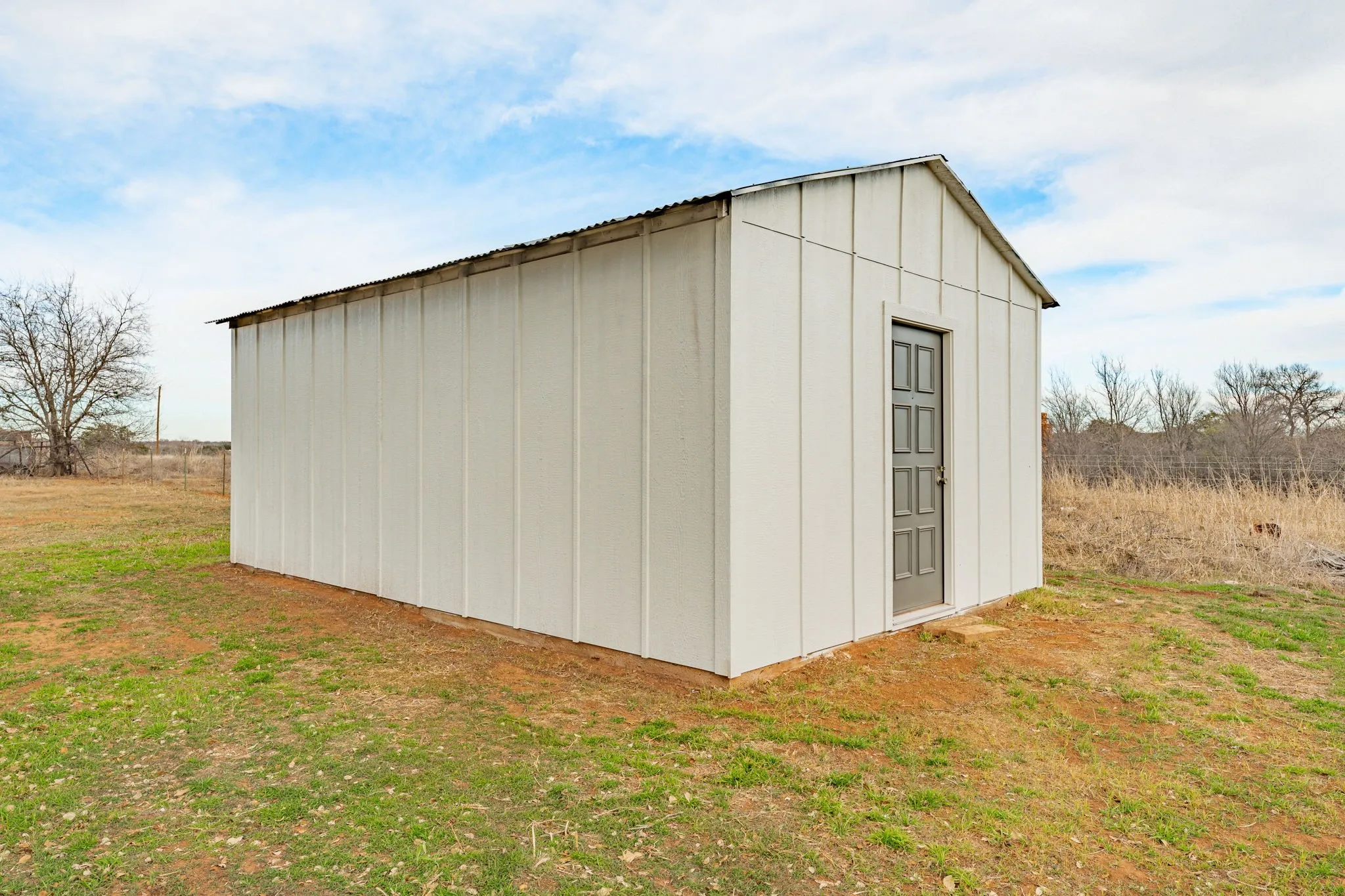 Single Family Residence For Sale in Young County , 3041 Old Bunger Road S, Graham, Texas 76450, 3 Bedroom, 2 Bathroom, Garage spaces, 1,584 Sqft, built in 1940, Price $299,500, mls#21344717, Real Estate Agent in Graham, Homes For Sale in Young county, Homes For Sale in Graham, Realtor in Graham Texas, Real Estate Brokerage Independent Realty Texas, Luminita Cordes Realtor