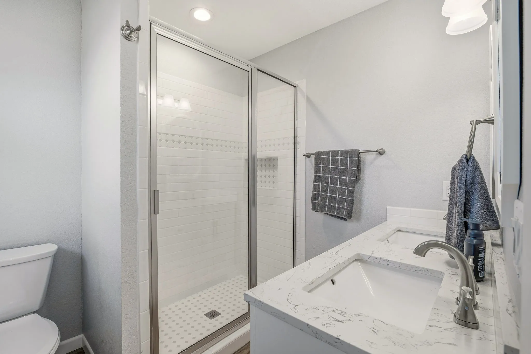 Single Family Residence For Sale in Young County , 3041 Old Bunger Road S, Graham, Texas 76450, 3 Bedroom, 2 Bathroom, Garage spaces, 1,584 Sqft, built in 1940, Price $299,500, mls#21344717, Real Estate Agent in Graham, Homes For Sale in Young county, Homes For Sale in Graham, Realtor in Graham Texas, Real Estate Brokerage Independent Realty Texas, Luminita Cordes Realtor