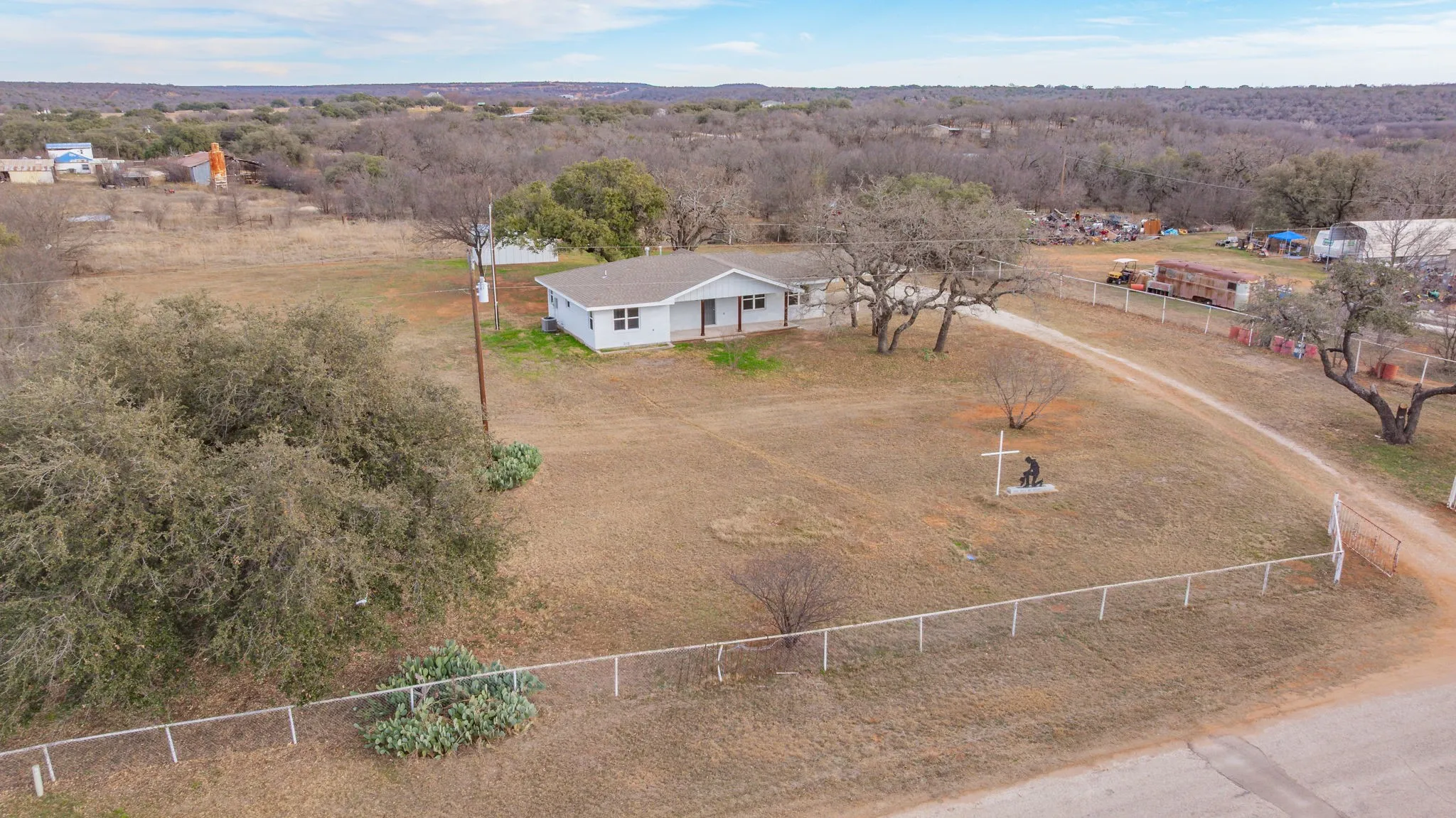 Single Family Residence For Sale in Young County , 3041 Old Bunger Road S, Graham, Texas 76450, 3 Bedroom, 2 Bathroom, Garage spaces, 1,584 Sqft, built in 1940, Price $299,500, mls#21344717, Real Estate Agent in Graham, Homes For Sale in Young county, Homes For Sale in Graham, Realtor in Graham Texas, Real Estate Brokerage Independent Realty Texas, Luminita Cordes Realtor