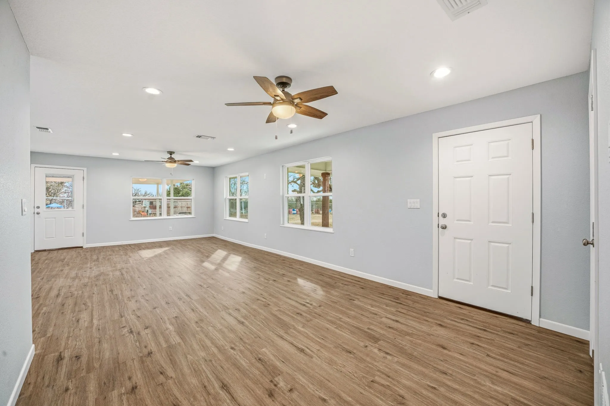 Single Family Residence For Sale in Young County , 3041 Old Bunger Road S, Graham, Texas 76450, 3 Bedroom, 2 Bathroom, Garage spaces, 1,584 Sqft, built in 1940, Price $299,500, mls#21344717, Real Estate Agent in Graham, Homes For Sale in Young county, Homes For Sale in Graham, Realtor in Graham Texas, Real Estate Brokerage Independent Realty Texas, Luminita Cordes Realtor