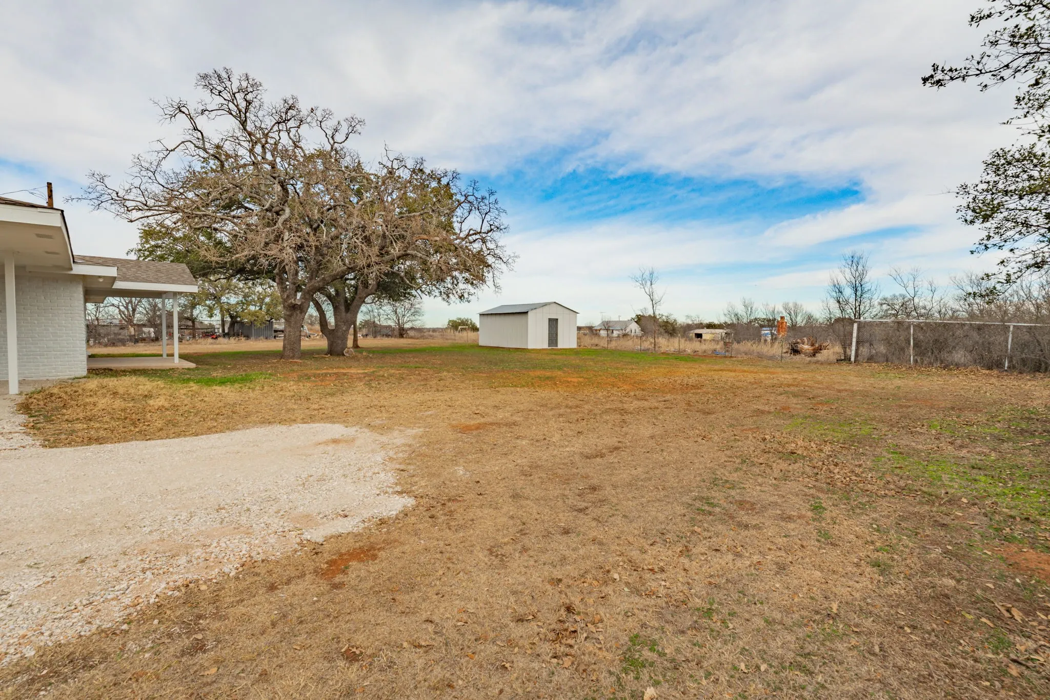 Single Family Residence For Sale in Young County , 3041 Old Bunger Road S, Graham, Texas 76450, 3 Bedroom, 2 Bathroom, Garage spaces, 1,584 Sqft, built in 1940, Price $299,500, mls#21344717, Real Estate Agent in Graham, Homes For Sale in Young county, Homes For Sale in Graham, Realtor in Graham Texas, Real Estate Brokerage Independent Realty Texas, Luminita Cordes Realtor