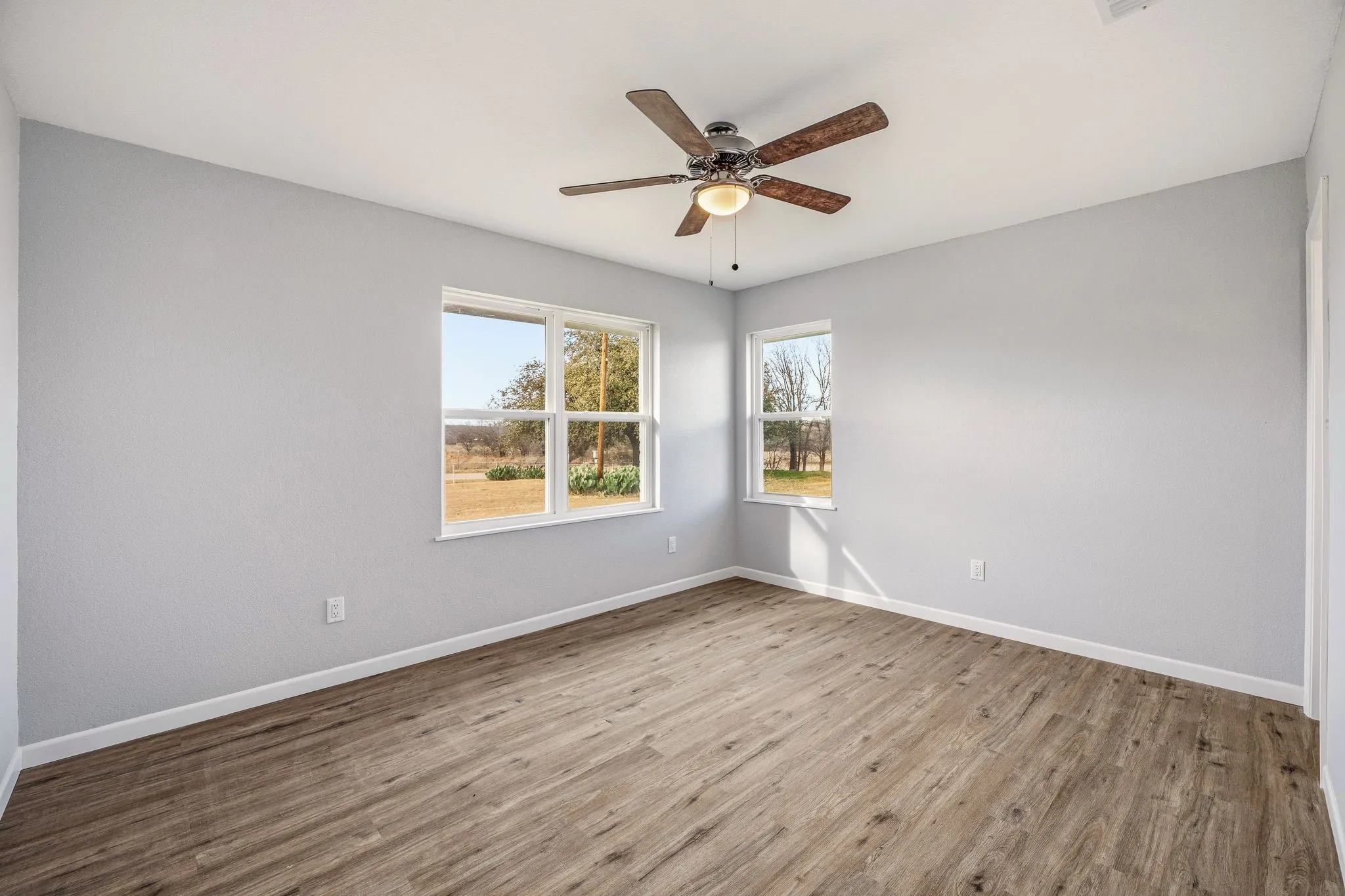 Single Family Residence For Sale in Young County , 3041 Old Bunger Road S, Graham, Texas 76450, 3 Bedroom, 2 Bathroom, Garage spaces, 1,584 Sqft, built in 1940, Price $299,500, mls#21344717, Real Estate Agent in Graham, Homes For Sale in Young county, Homes For Sale in Graham, Realtor in Graham Texas, Real Estate Brokerage Independent Realty Texas, Luminita Cordes Realtor