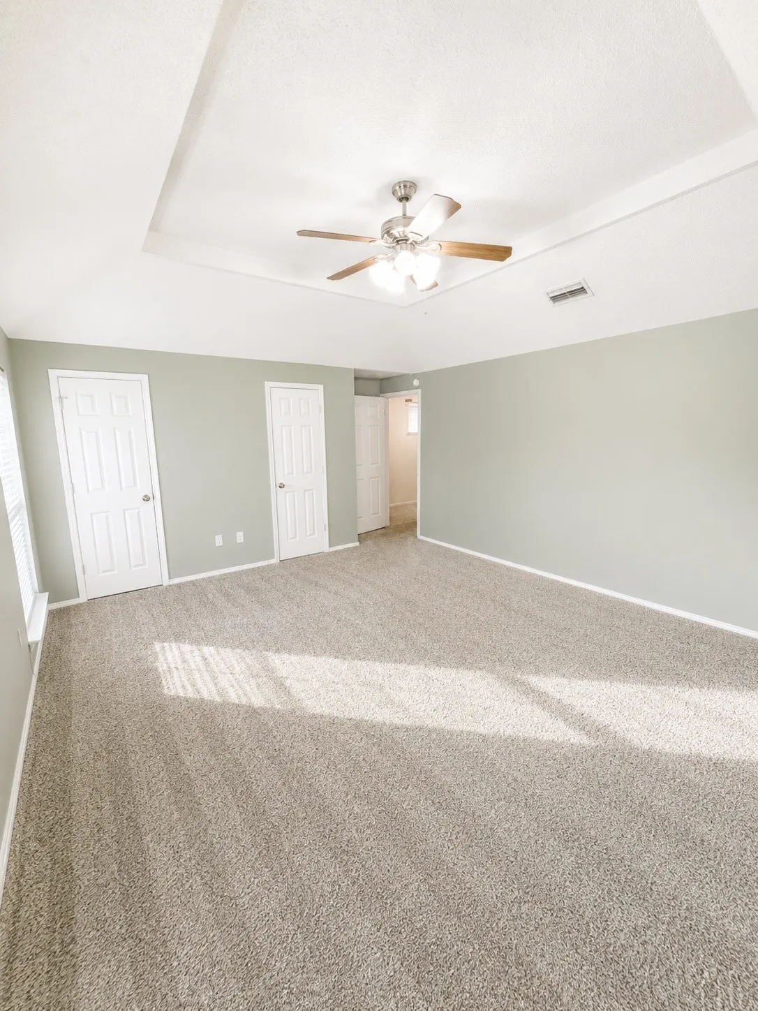 Single Family Residence For Rent in Dallas County , 553 Raintree Circle, Coppell, Texas 75019, 3 Bedroom, 3 Bathroom, 2 Garage spaces, 1,846 Sqft, built in 1990, mls#21345243, Real Estate Agent in Coppell, Homes For Rent in Dallas county, Homes For Rent in Coppell, Realtor in Coppell Texas, Real Estate Brokerage Independent Realty Texas, Luminita Cordes Realtor