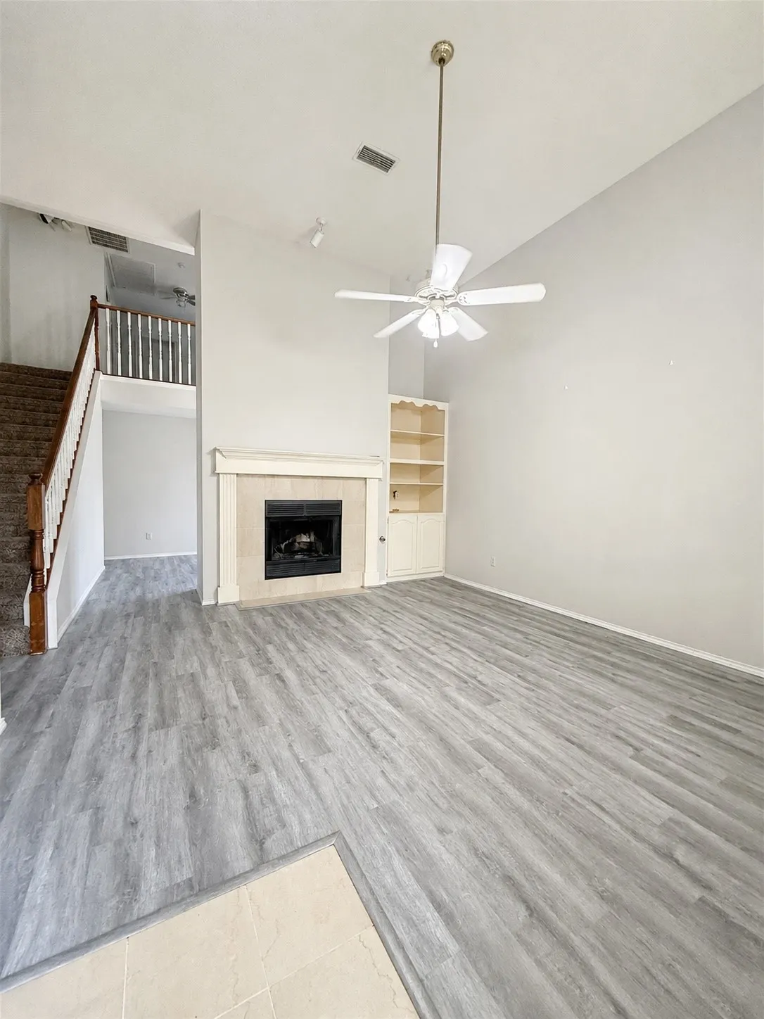 Single Family Residence For Rent in Dallas County , 553 Raintree Circle, Coppell, Texas 75019, 3 Bedroom, 3 Bathroom, 2 Garage spaces, 1,846 Sqft, built in 1990, mls#21345243, Real Estate Agent in Coppell, Homes For Rent in Dallas county, Homes For Rent in Coppell, Realtor in Coppell Texas, Real Estate Brokerage Independent Realty Texas, Luminita Cordes Realtor