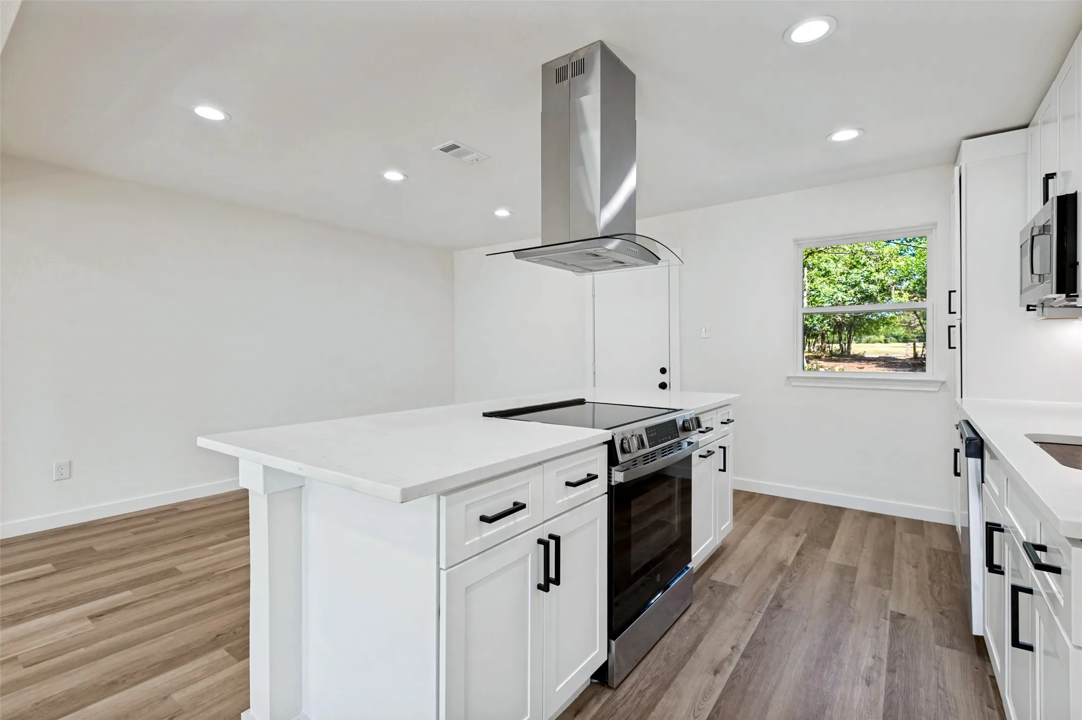 Single Family Residence For Sale in Dallas County , 1631 Western Park Court, Dallas, Texas 75211, 3 Bedroom, 2 Bathroom, Garage spaces, 1,344 Sqft, built in 1964, Price $294,500, mls#21345183, Real Estate Agent in Dallas, Homes For Sale in Dallas county, Homes For Sale in Dallas, Realtor in Dallas Texas, Real Estate Brokerage Independent Realty Texas, Luminita Cordes Realtor