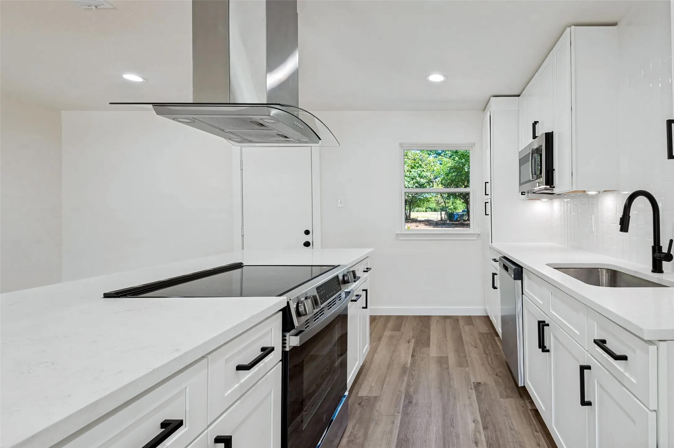 Single Family Residence For Sale in Dallas County , 1631 Western Park Court, Dallas, Texas 75211, 3 Bedroom, 2 Bathroom, Garage spaces, 1,344 Sqft, built in 1964, Price $294,500, mls#21345183, Real Estate Agent in Dallas, Homes For Sale in Dallas county, Homes For Sale in Dallas, Realtor in Dallas Texas, Real Estate Brokerage Independent Realty Texas, Luminita Cordes Realtor