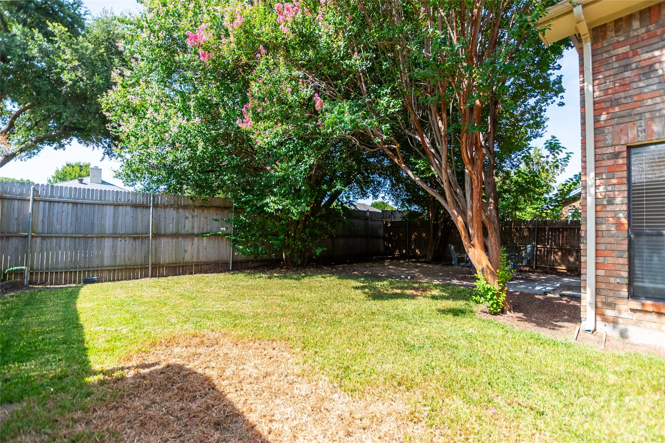 Single Family Residence For Sale in Collin County , 3840 Suffolk Lane, Plano, Texas 75023, 3 Bedroom, 3 Bathroom, 2 Garage spaces, 1,779 Sqft, built in 1988, mls#21344075, Real Estate Agent in Plano, Homes For Sale in Collin county, Homes For Sale in Plano, Realtor in Plano Texas, Real Estate Brokerage Independent Realty Texas, Luminita Cordes Realtor