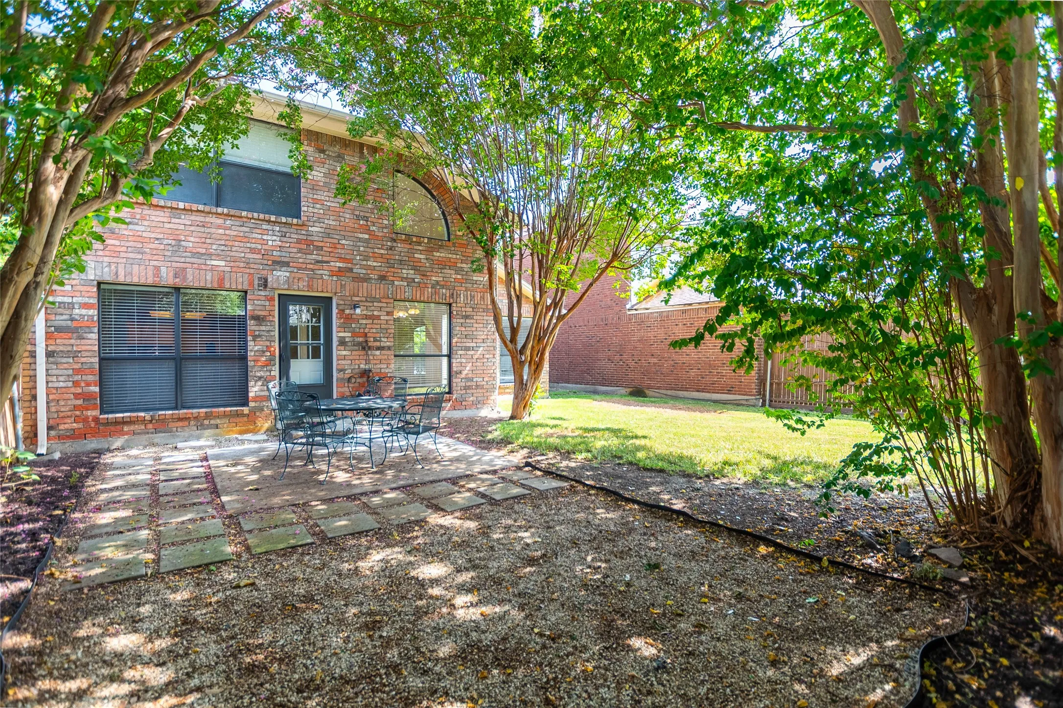 Single Family Residence For Sale in Collin County , 3840 Suffolk Lane, Plano, Texas 75023, 3 Bedroom, 3 Bathroom, 2 Garage spaces, 1,779 Sqft, built in 1988, mls#21344075, Real Estate Agent in Plano, Homes For Sale in Collin county, Homes For Sale in Plano, Realtor in Plano Texas, Real Estate Brokerage Independent Realty Texas, Luminita Cordes Realtor