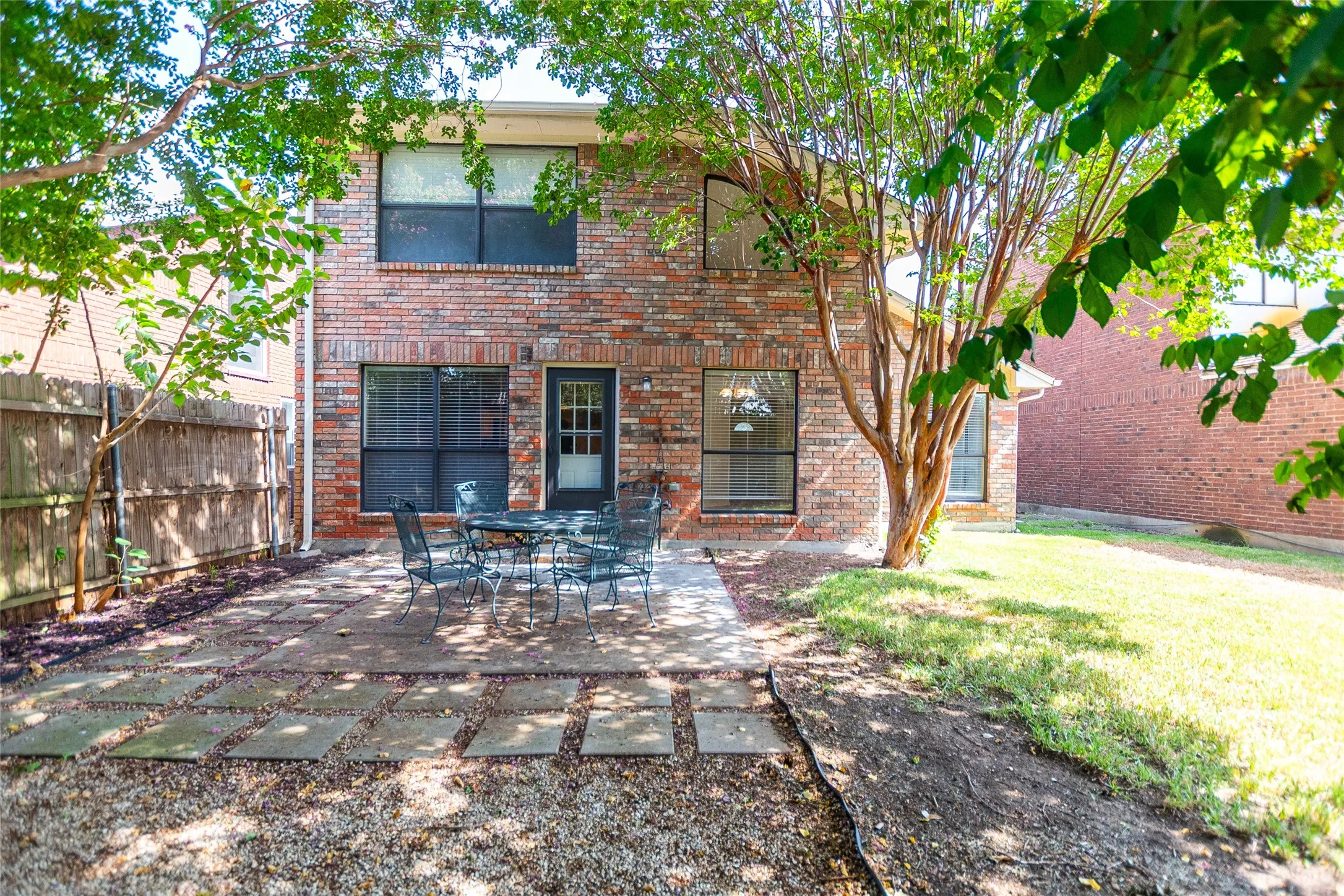 Single Family Residence For Sale in Collin County , 3840 Suffolk Lane, Plano, Texas 75023, 3 Bedroom, 3 Bathroom, 2 Garage spaces, 1,779 Sqft, built in 1988, mls#21344075, Real Estate Agent in Plano, Homes For Sale in Collin county, Homes For Sale in Plano, Realtor in Plano Texas, Real Estate Brokerage Independent Realty Texas, Luminita Cordes Realtor