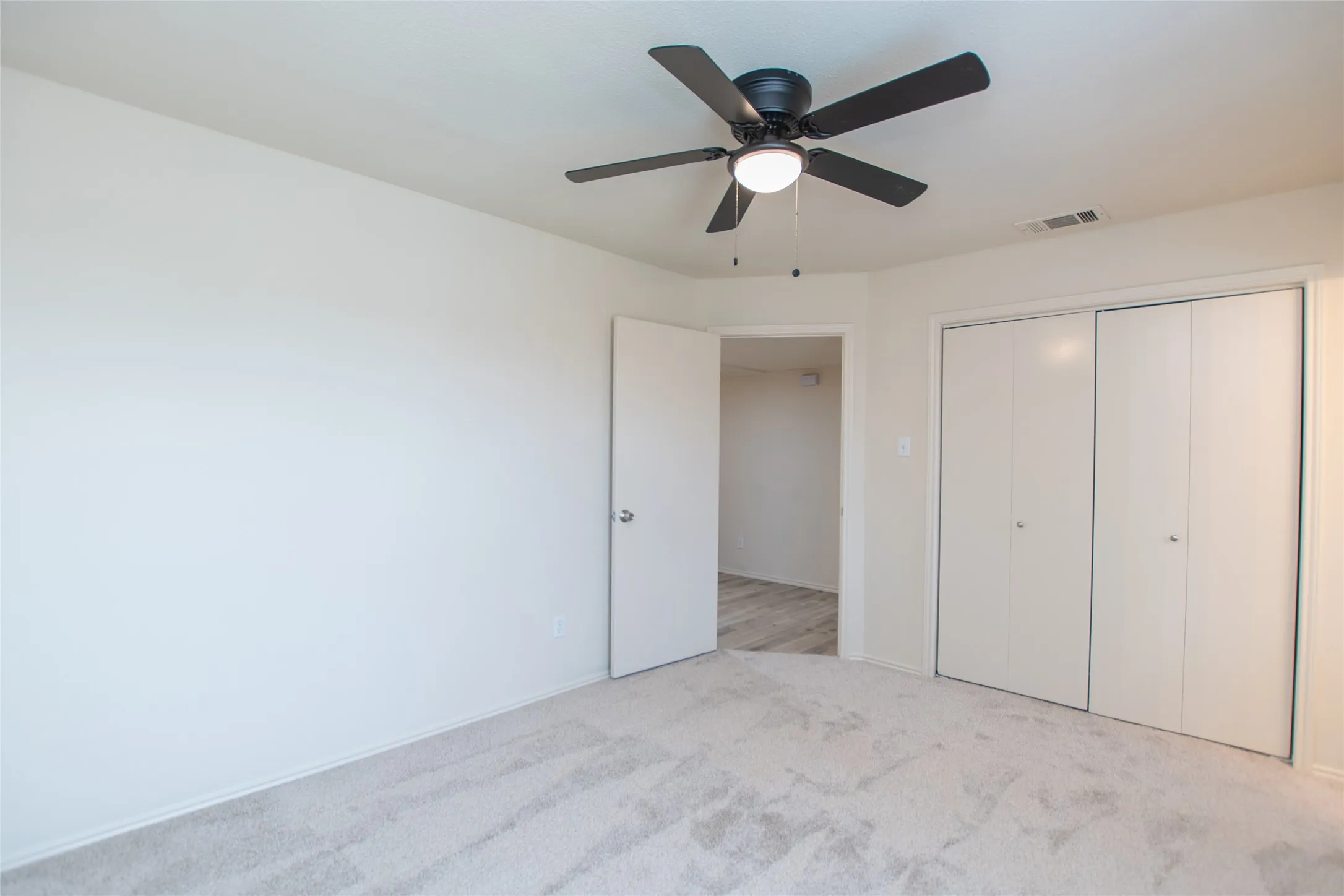 Single Family Residence For Sale in Collin County , 3840 Suffolk Lane, Plano, Texas 75023, 3 Bedroom, 3 Bathroom, 2 Garage spaces, 1,779 Sqft, built in 1988, mls#21344075, Real Estate Agent in Plano, Homes For Sale in Collin county, Homes For Sale in Plano, Realtor in Plano Texas, Real Estate Brokerage Independent Realty Texas, Luminita Cordes Realtor