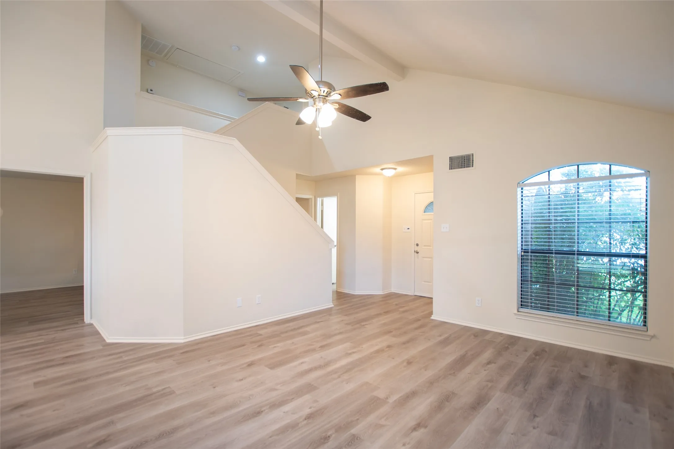 Single Family Residence For Sale in Collin County , 3840 Suffolk Lane, Plano, Texas 75023, 3 Bedroom, 3 Bathroom, 2 Garage spaces, 1,779 Sqft, built in 1988, mls#21344075, Real Estate Agent in Plano, Homes For Sale in Collin county, Homes For Sale in Plano, Realtor in Plano Texas, Real Estate Brokerage Independent Realty Texas, Luminita Cordes Realtor