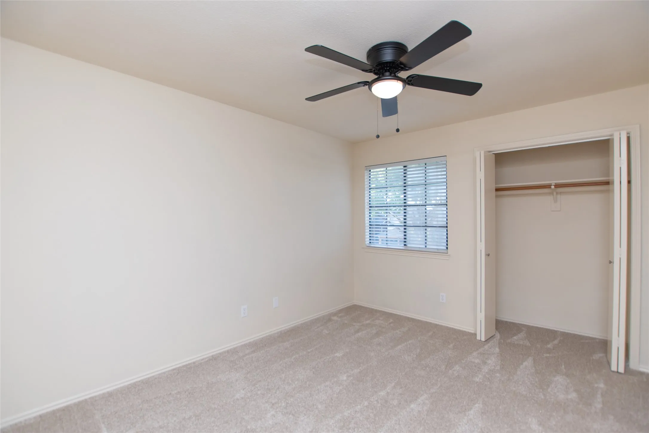Single Family Residence For Sale in Collin County , 3840 Suffolk Lane, Plano, Texas 75023, 3 Bedroom, 3 Bathroom, 2 Garage spaces, 1,779 Sqft, built in 1988, mls#21344075, Real Estate Agent in Plano, Homes For Sale in Collin county, Homes For Sale in Plano, Realtor in Plano Texas, Real Estate Brokerage Independent Realty Texas, Luminita Cordes Realtor